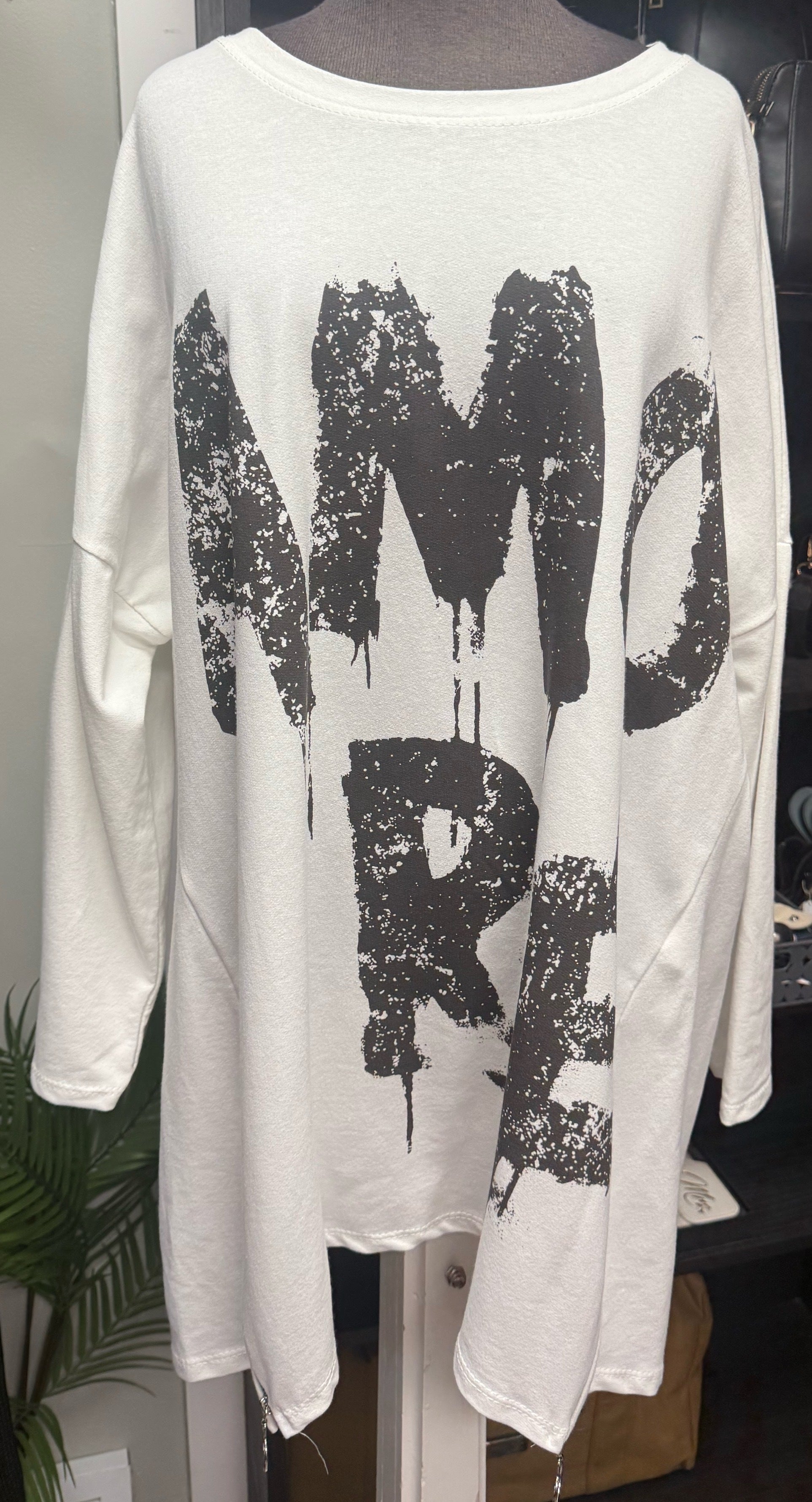 Robe (AMORE)