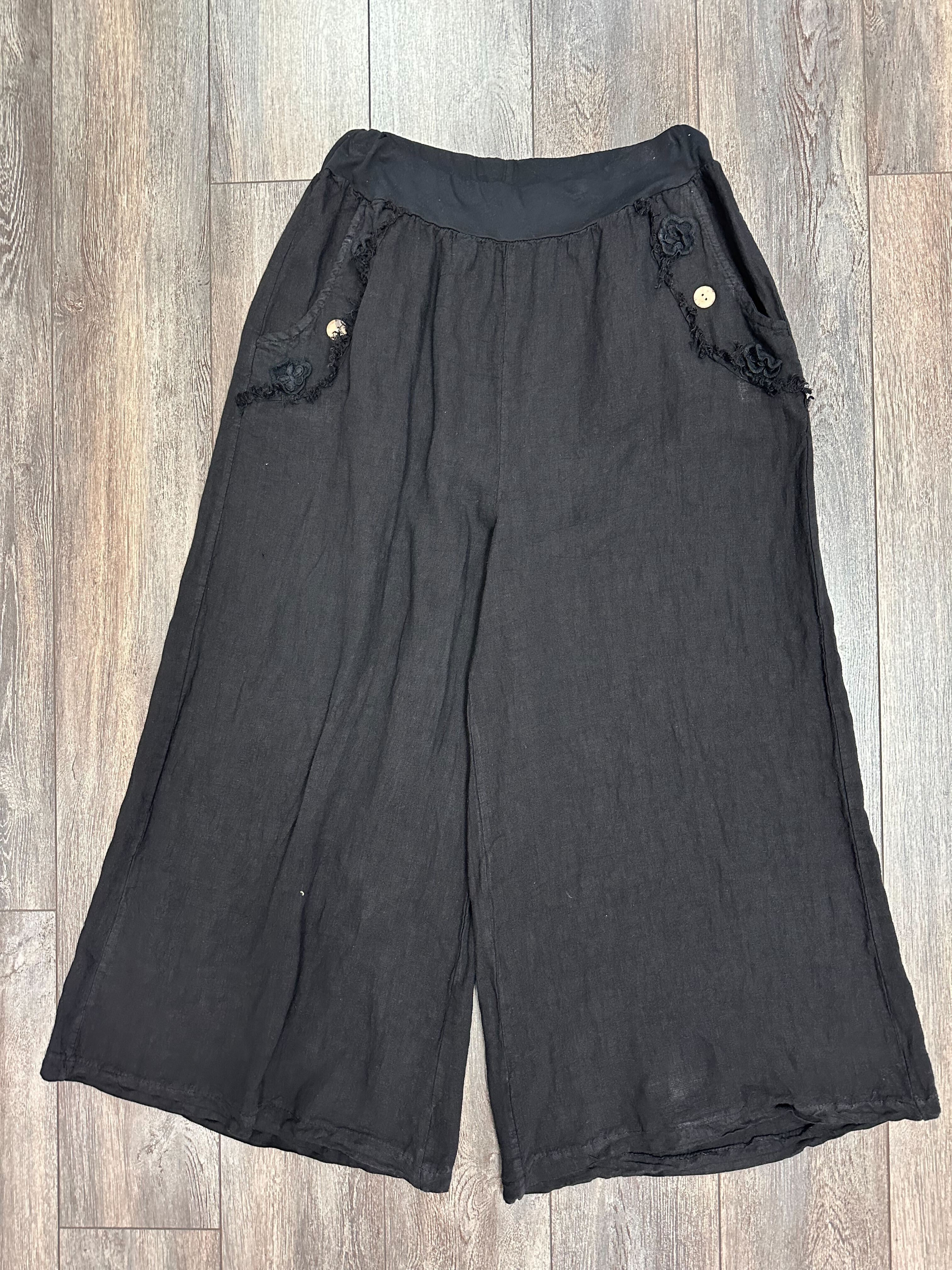 Pantalon en lin avec boutons bois décoratifs