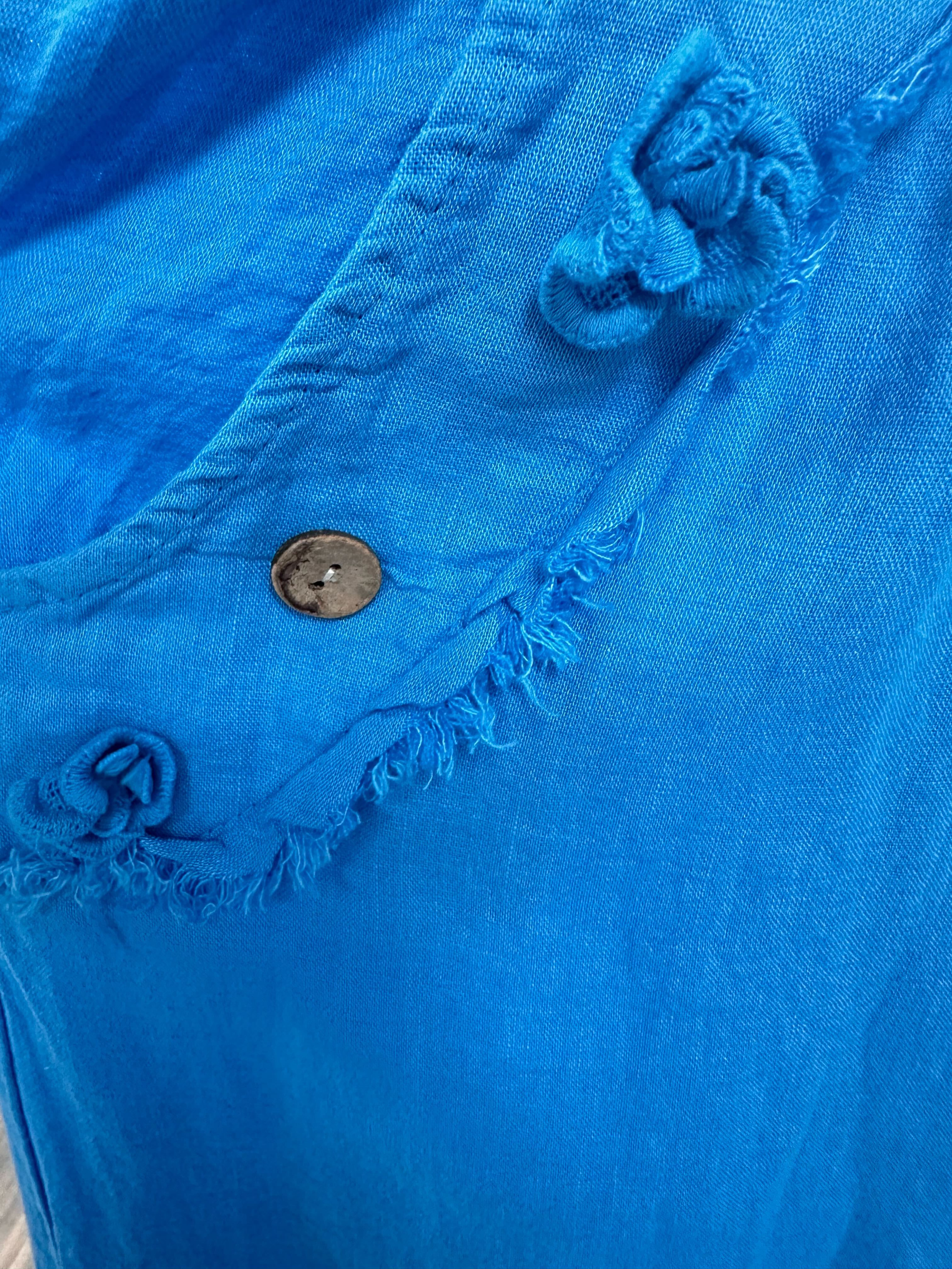 Pantalon en lin avec boutons bois décoratifs