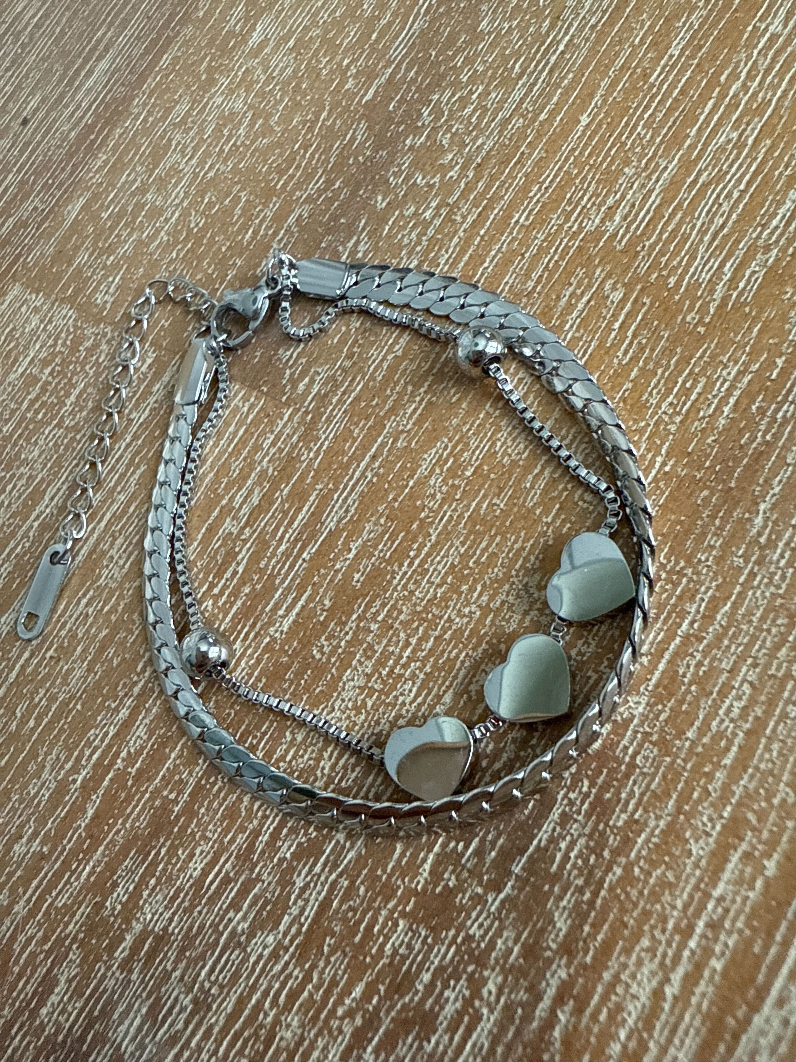 Bracelet petits coeurs