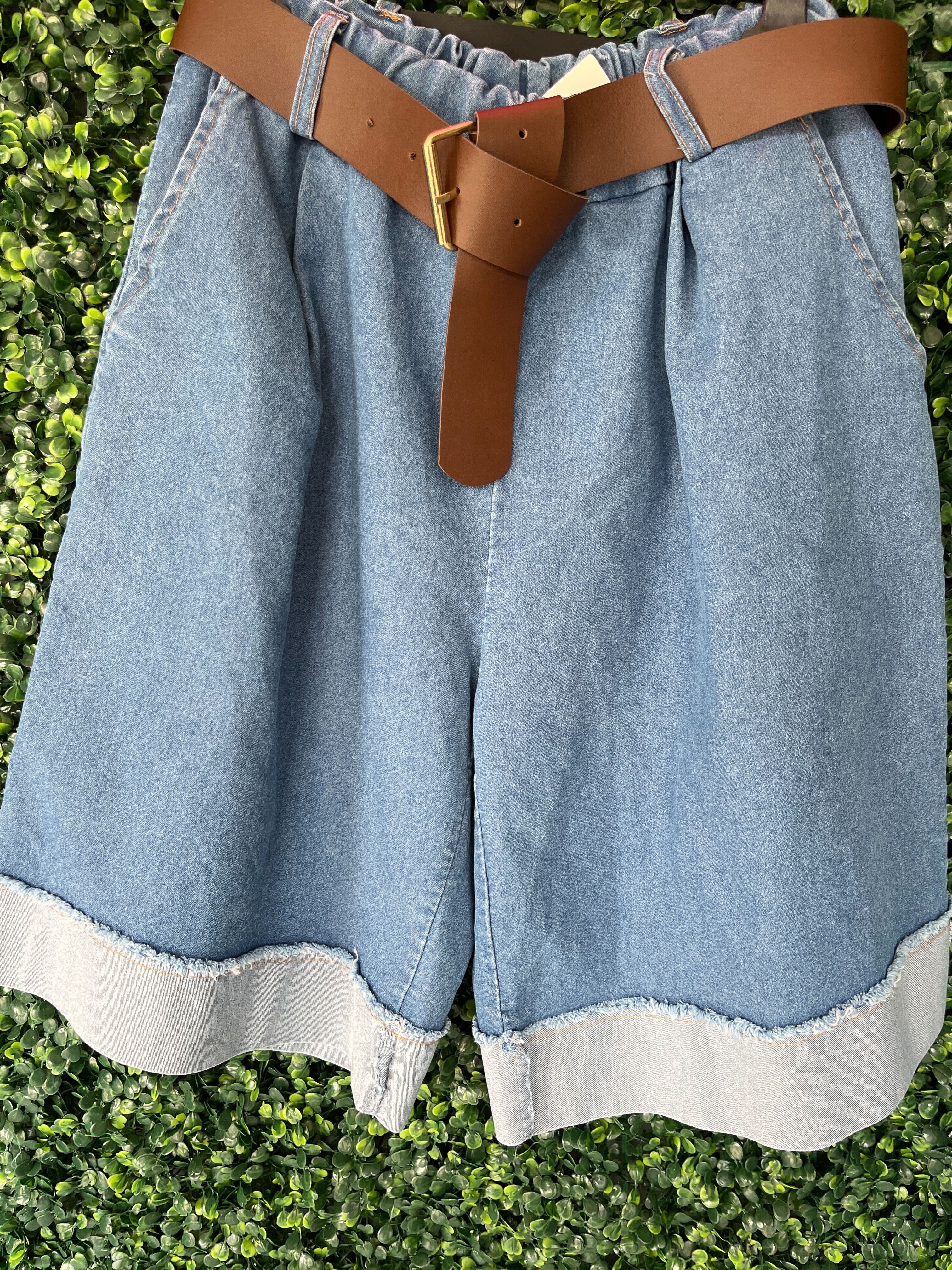 Bermuda en jeans avec ceinture