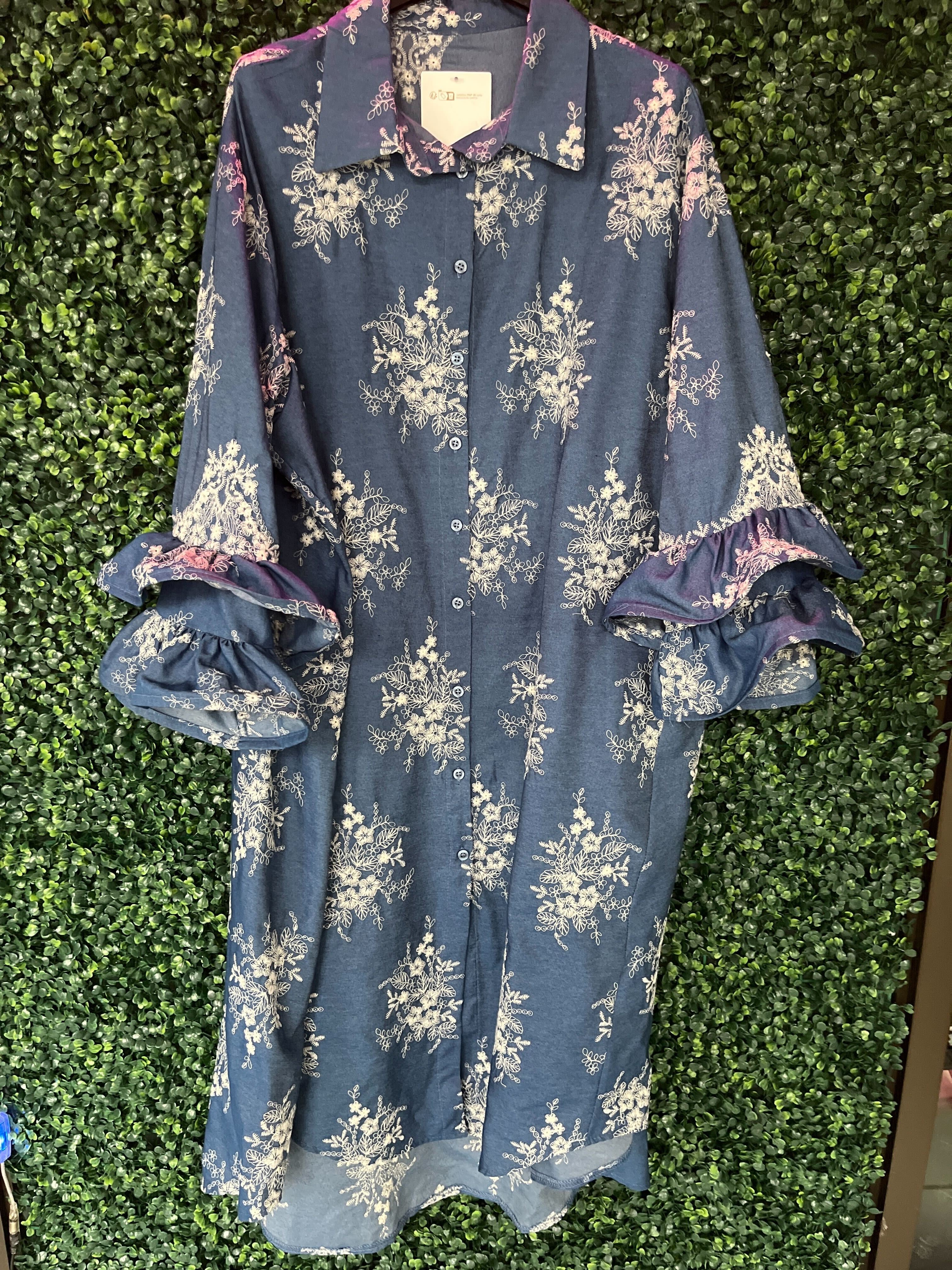 Robe avec broderie de fleurs