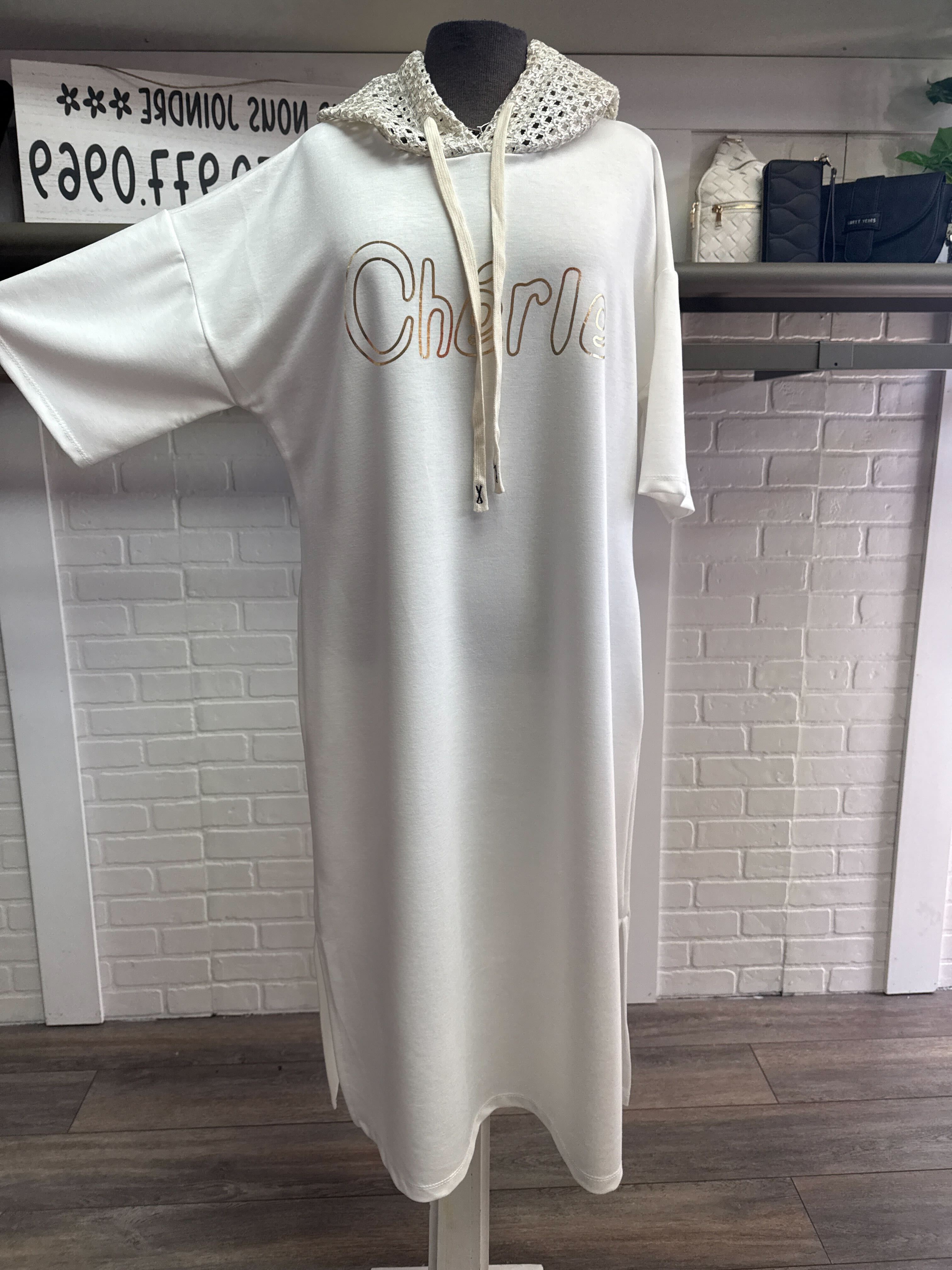 Robe avec capuchon