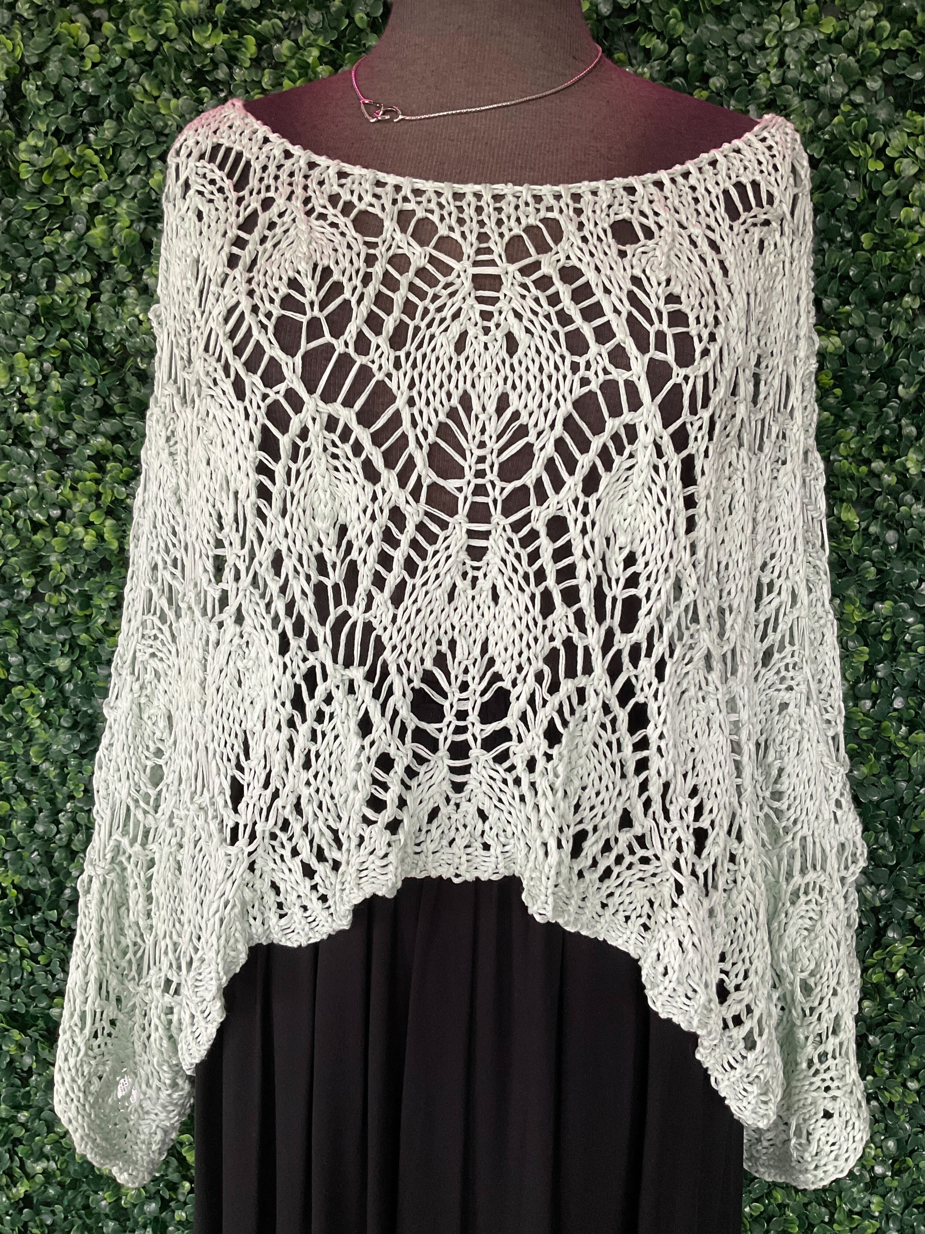 Chandail troué style crochet
