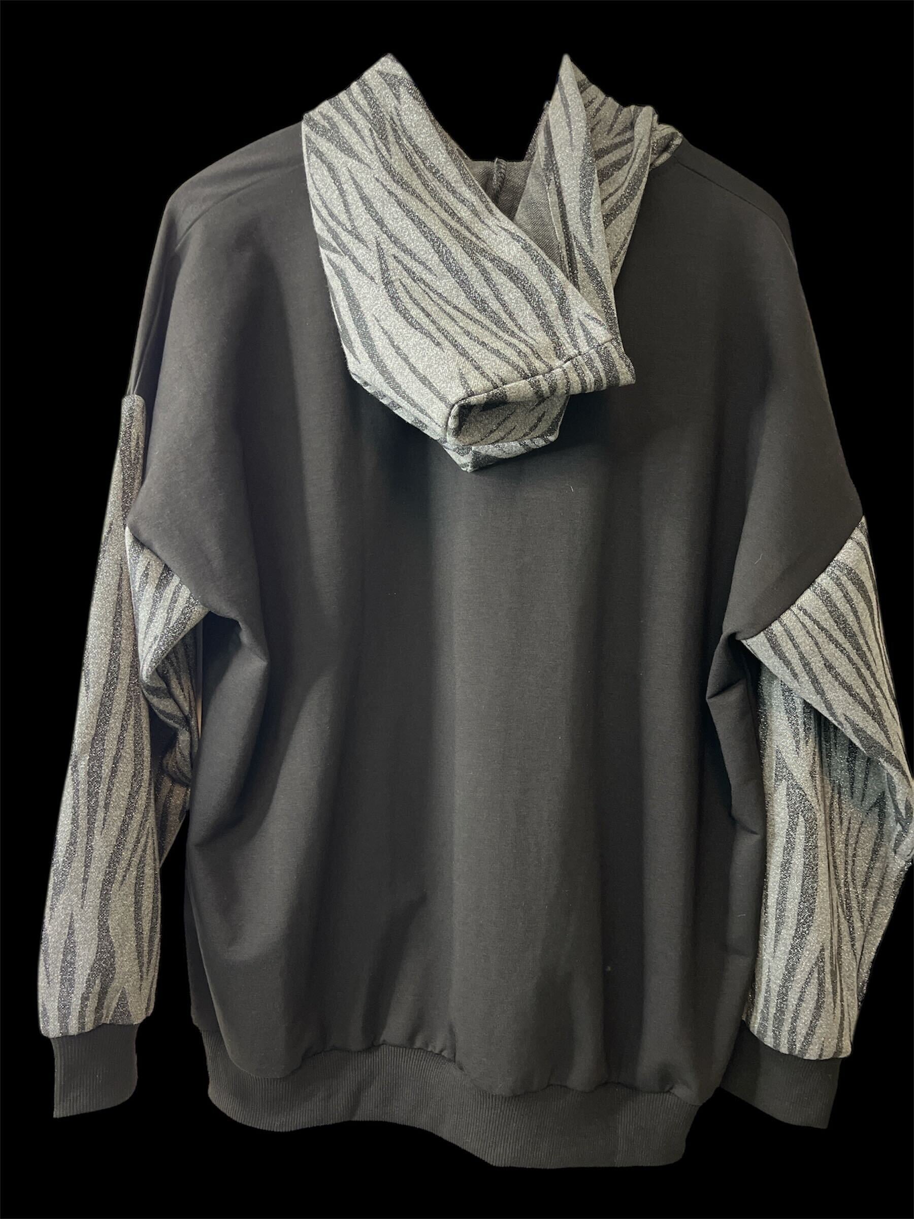 Veste avec capuchon zébré
