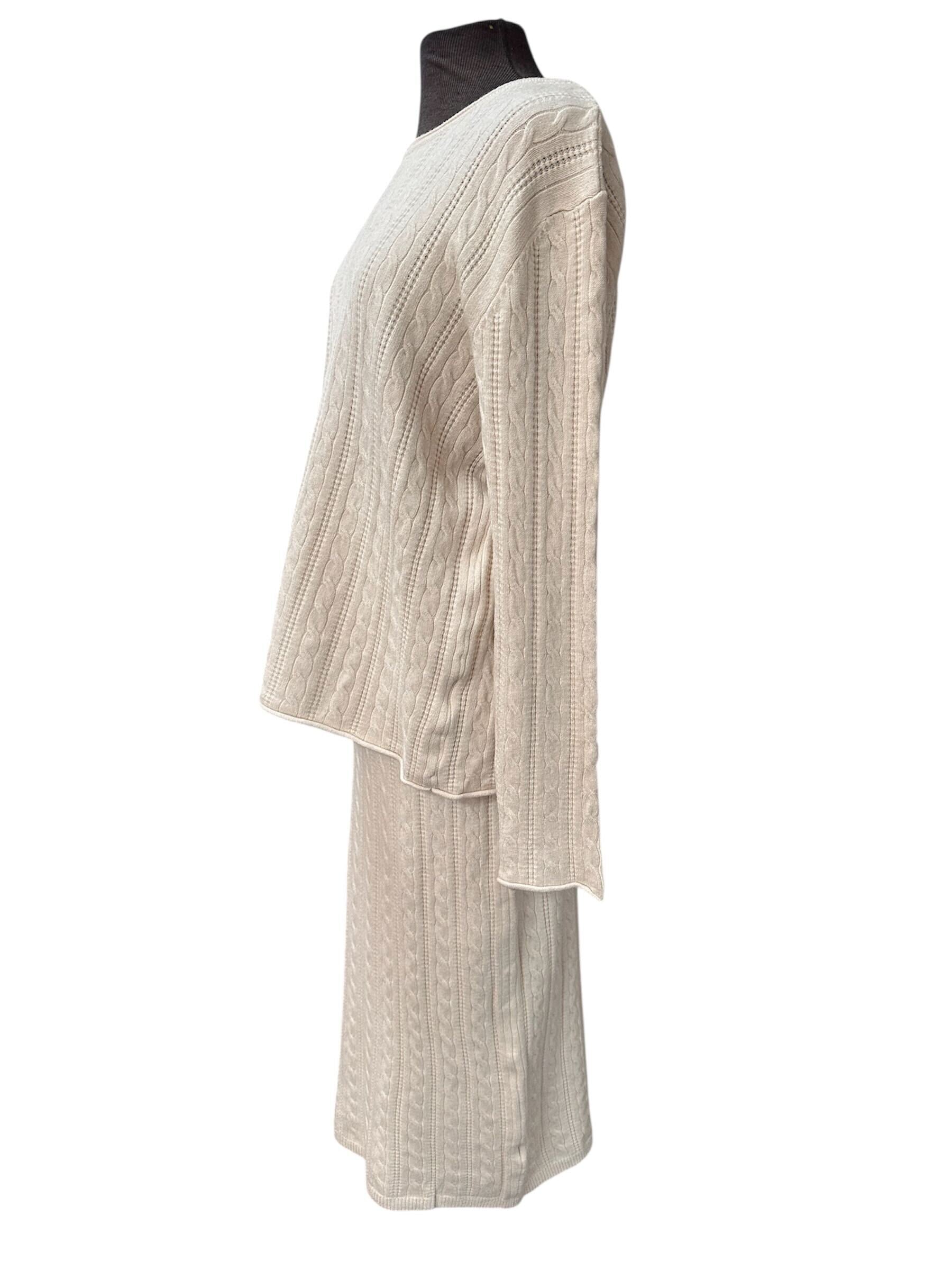 Ensemble chandail et jupe tricot