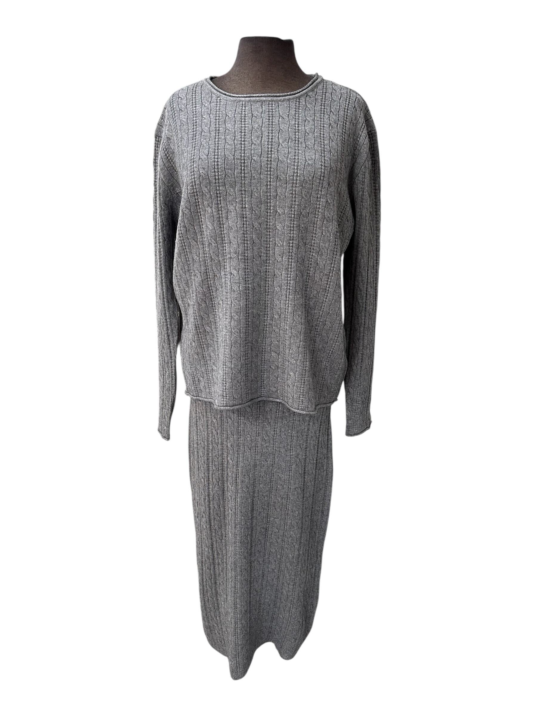 Ensemble chandail et jupe tricot