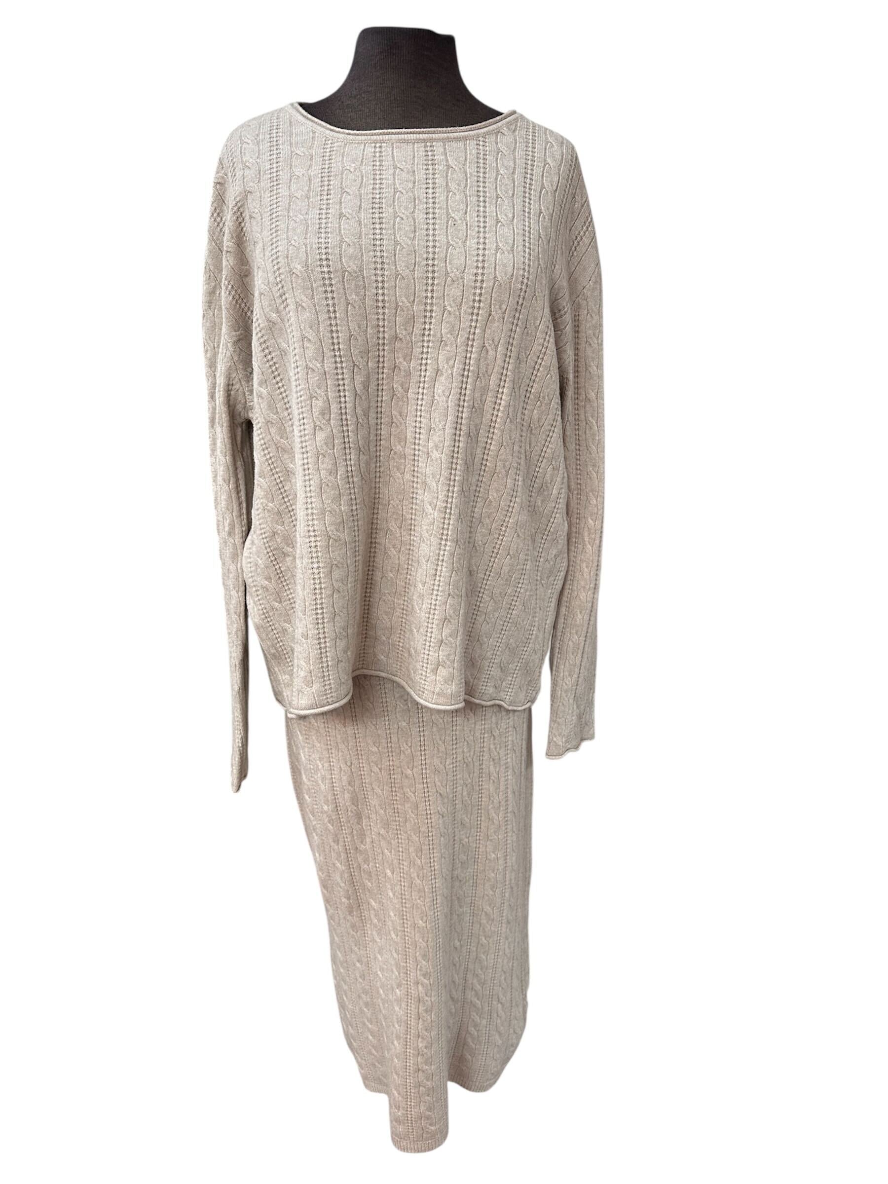 Ensemble chandail et jupe tricot