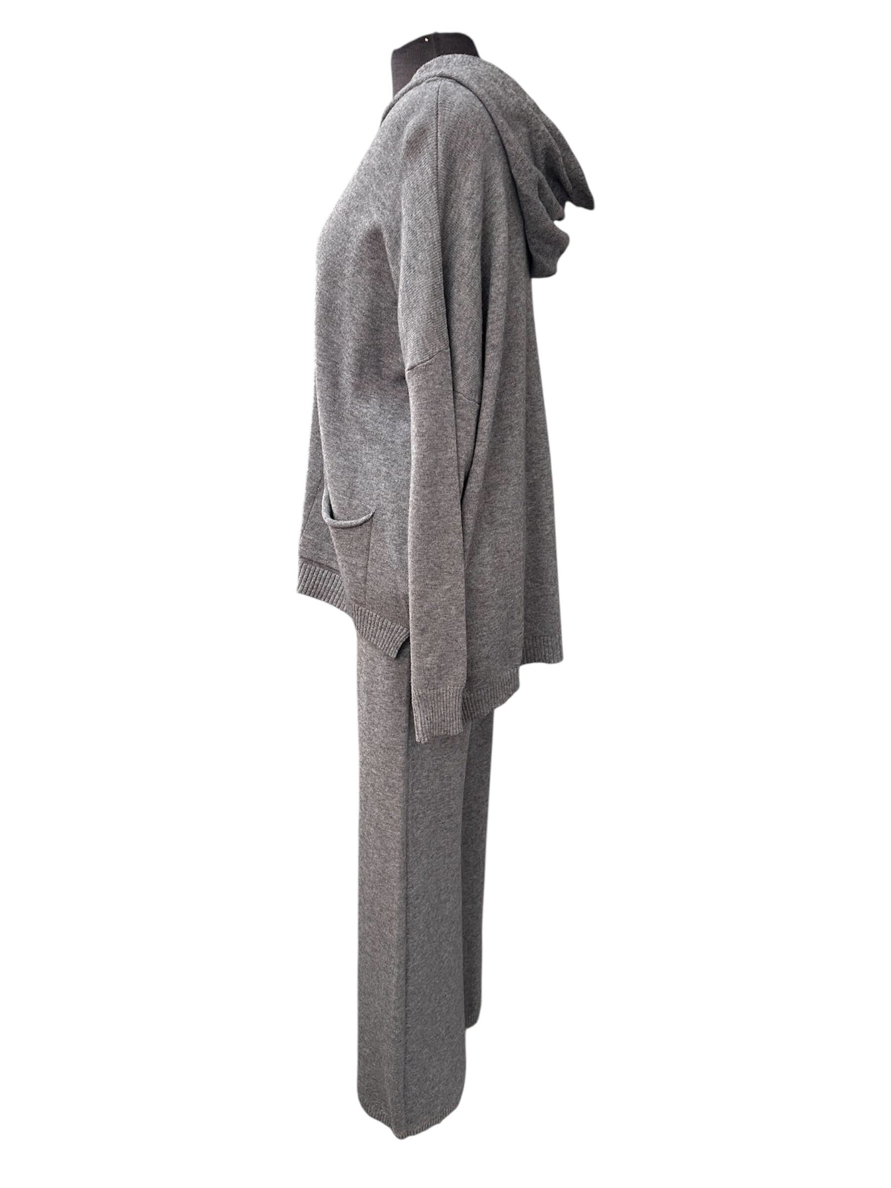 Ensemble chandail à capuchon et pantalon