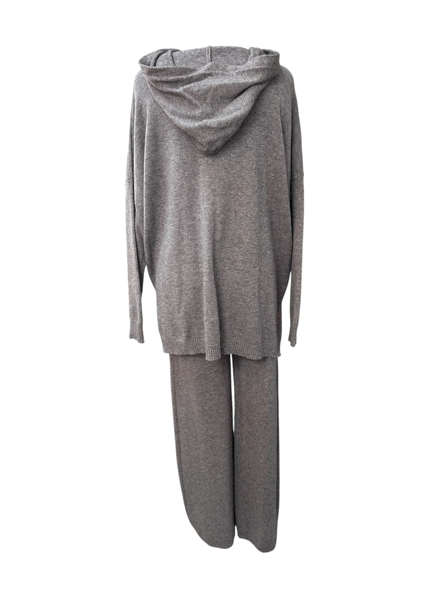 Ensemble chandail à capuchon et pantalon