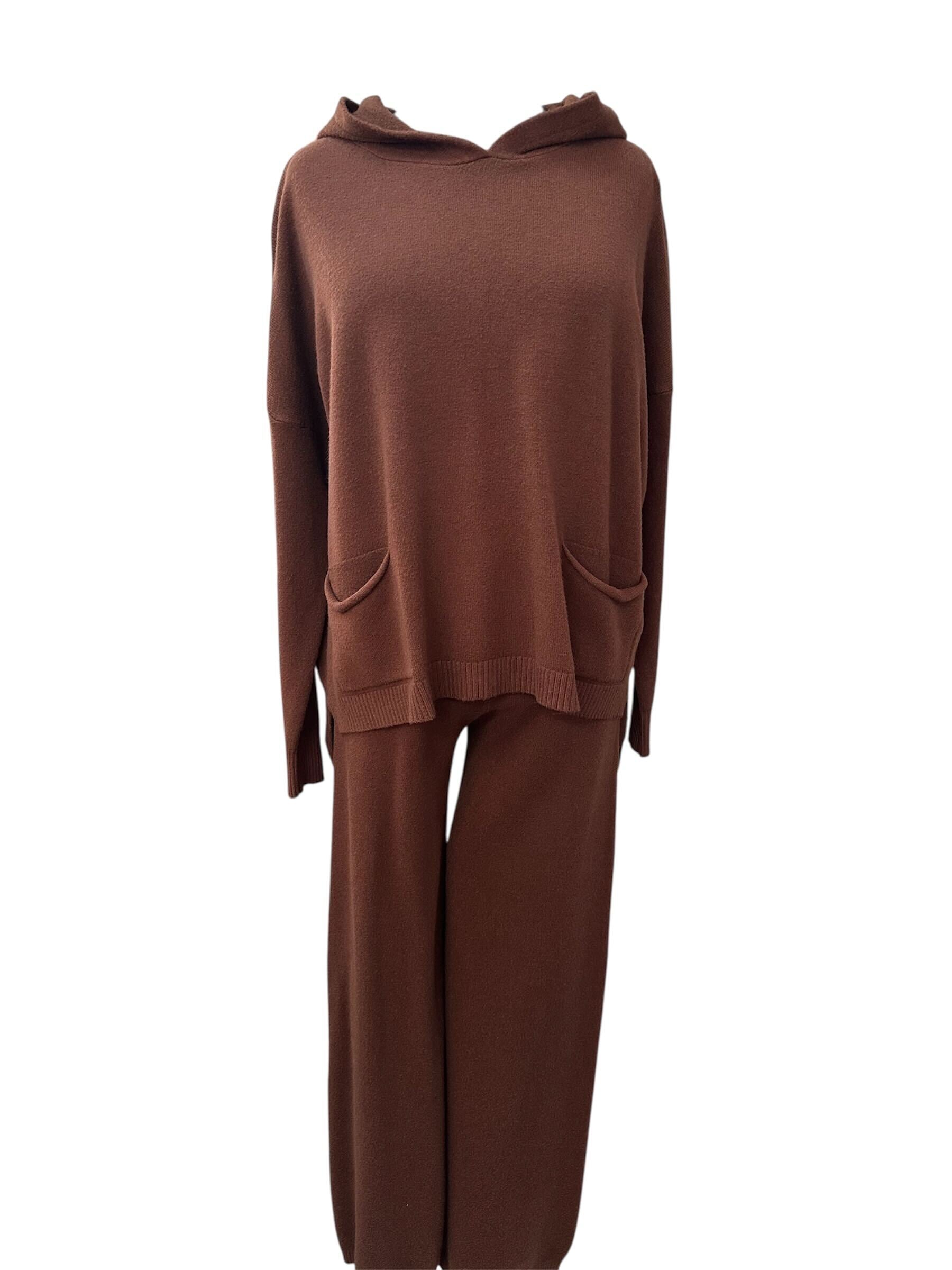 Ensemble chandail à capuchon et pantalon