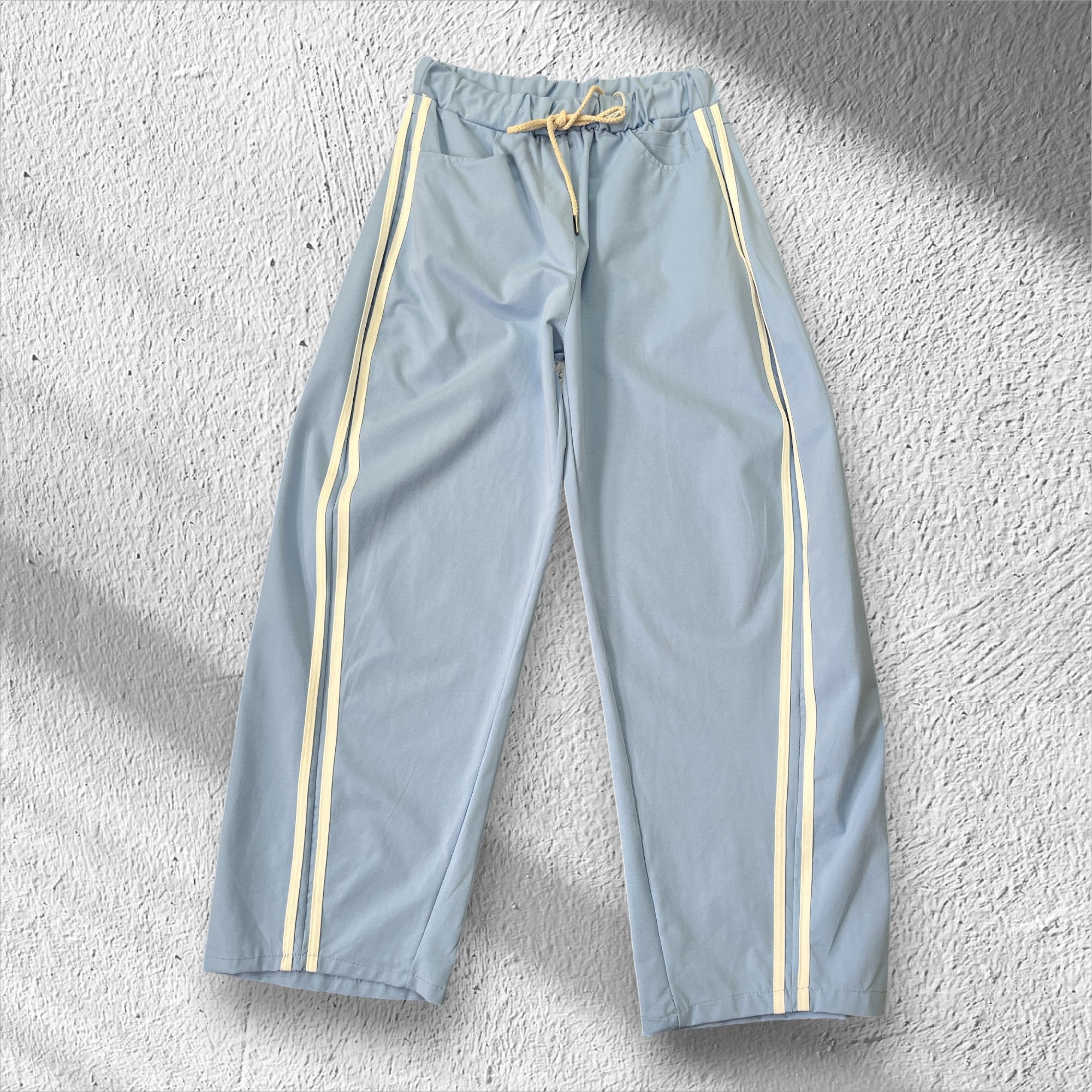 Pantalon (avec bandes sur les côtés)