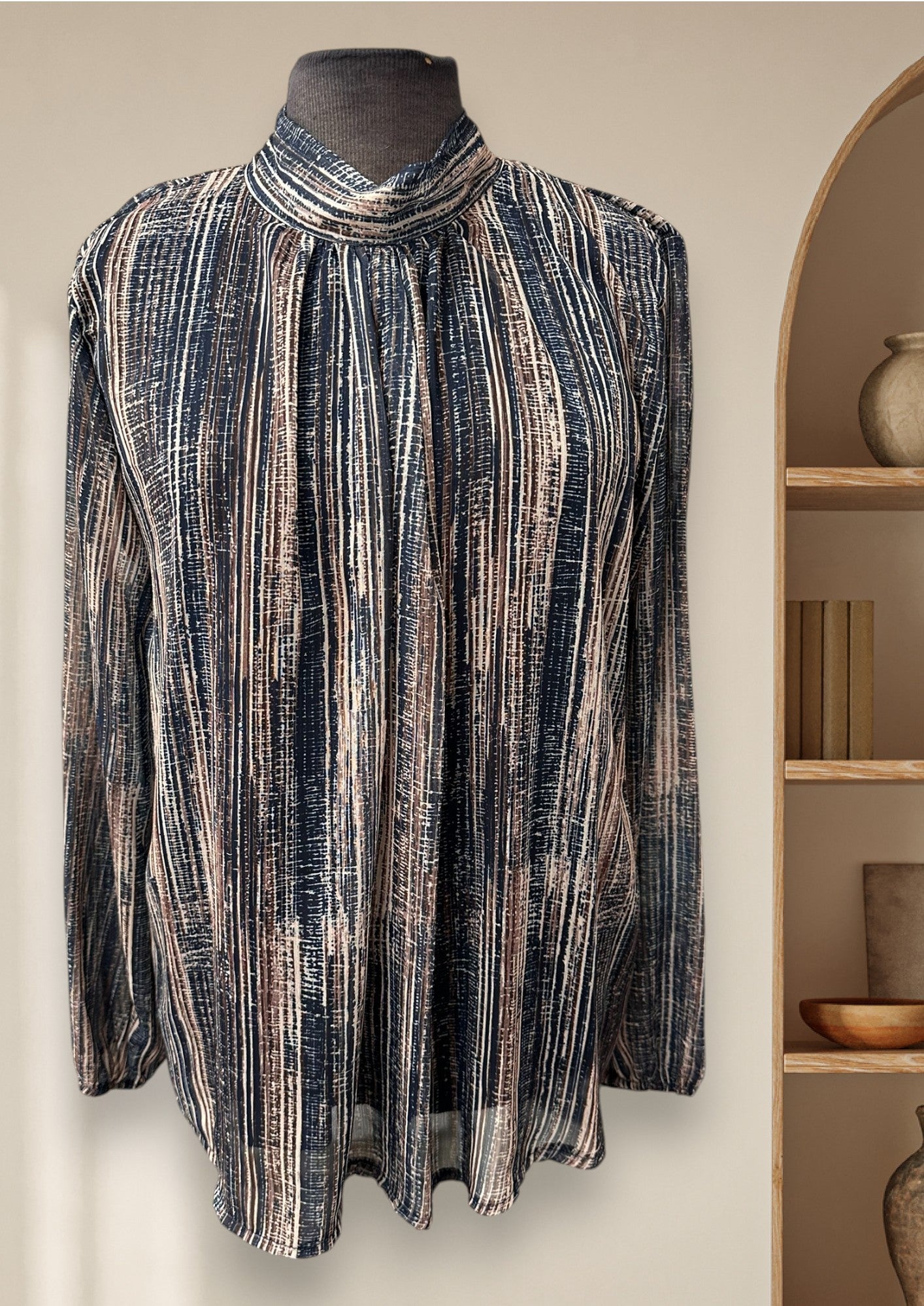 Blouse avec boucle à l'arrière du cou