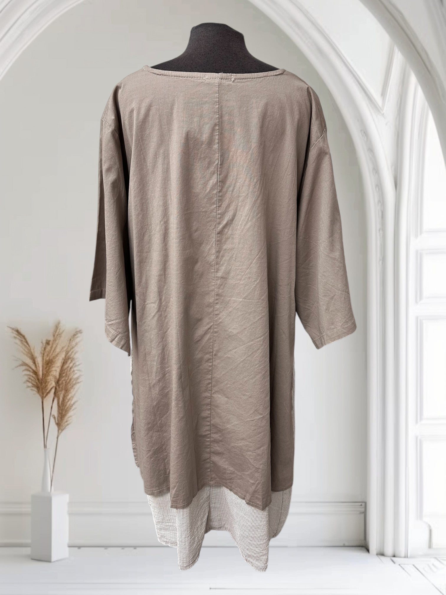 Robe (avec insertion de tissu rayé)