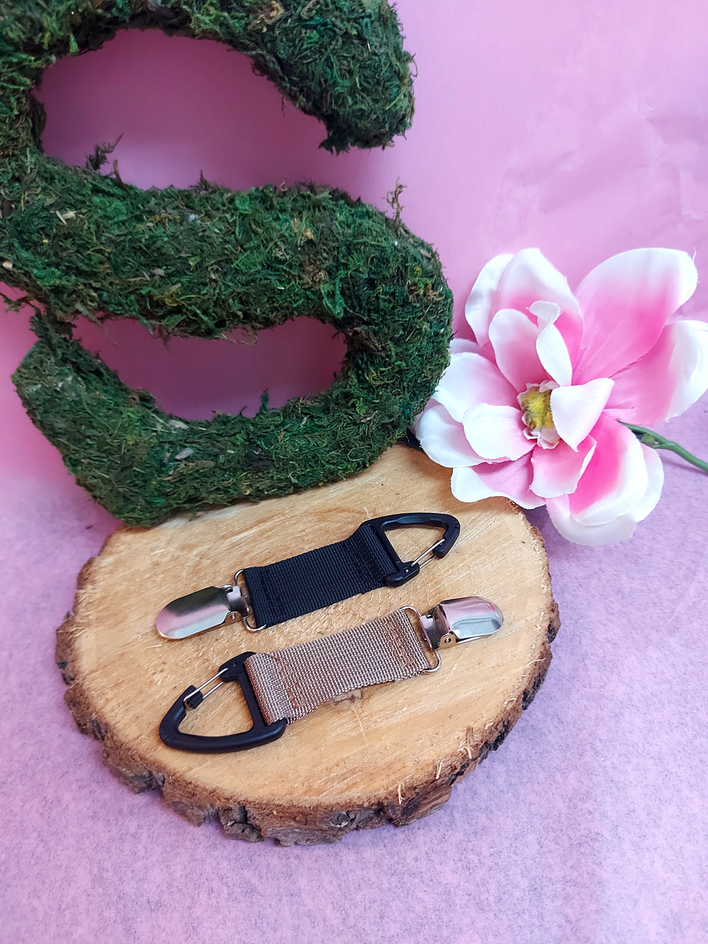 Nouveauté attache à chapeau