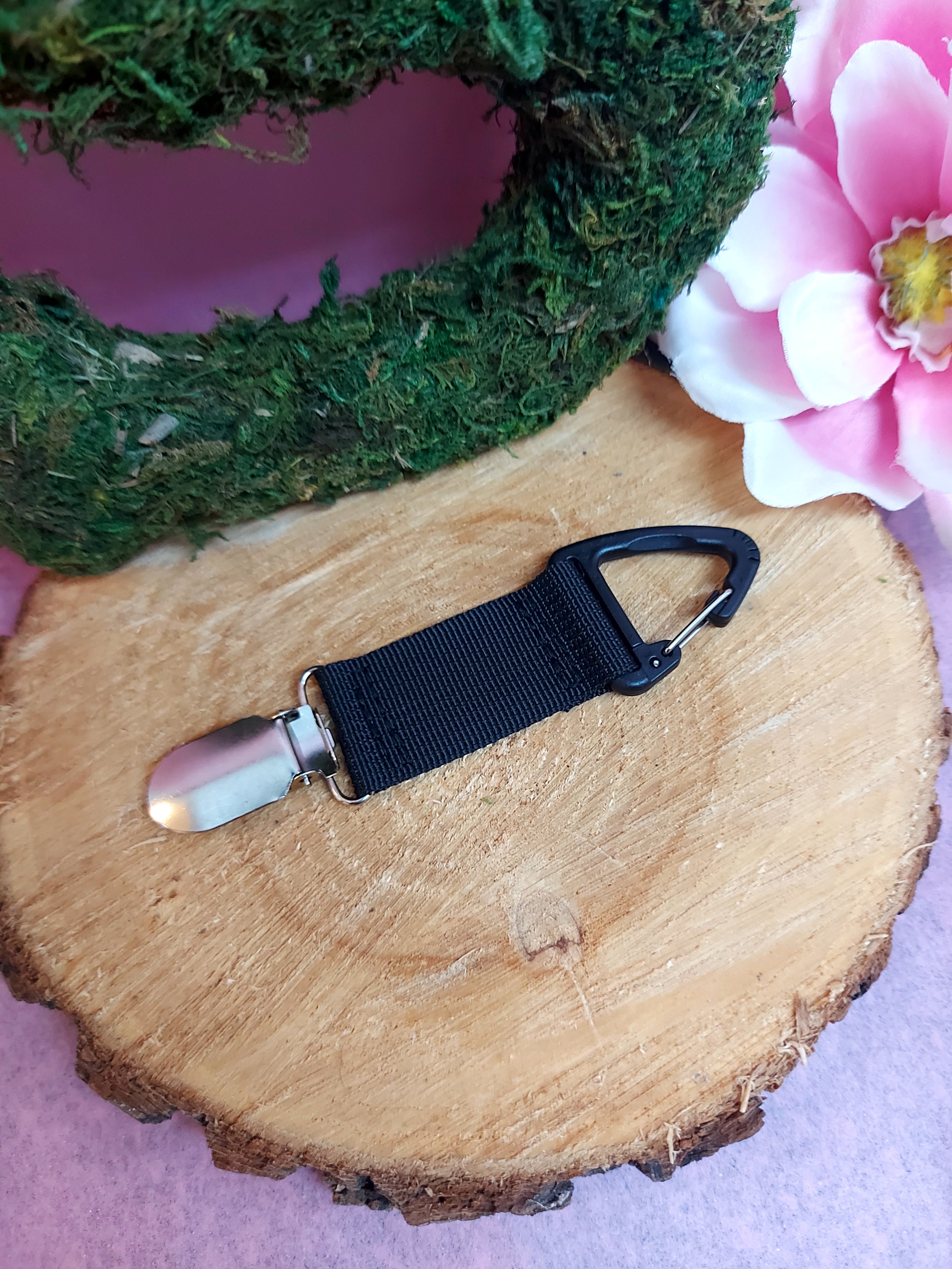 Nouveauté attache à chapeau