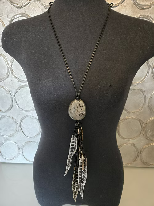 Collier en résine
