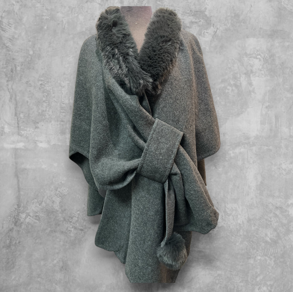 Poncho Cape (Fausse Fourrure Chauve-Souris)