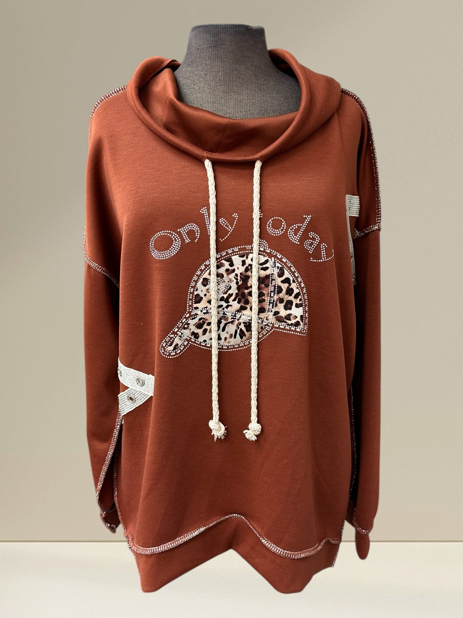Chandail à capuchon (only today/casquette)