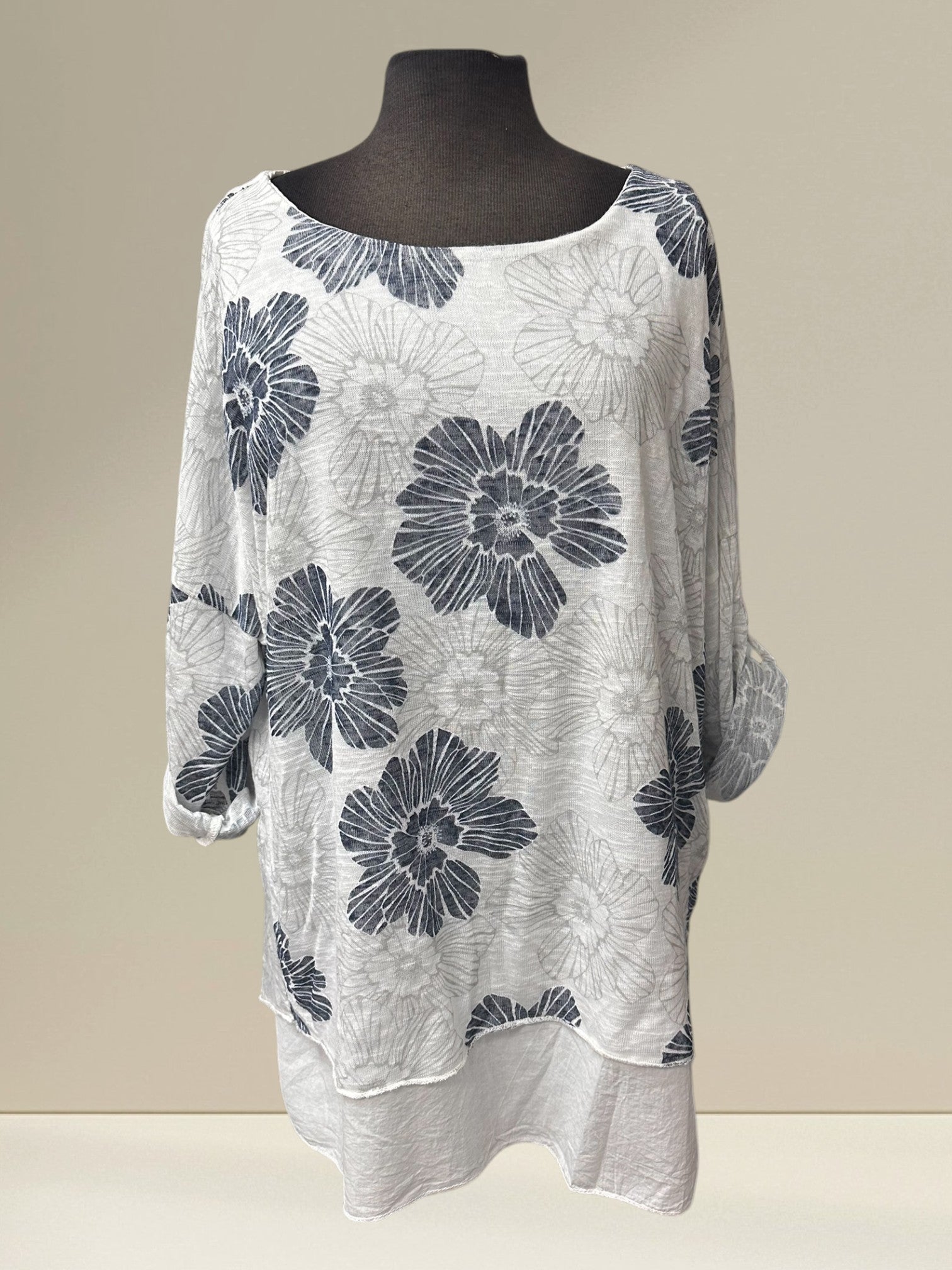 Chandail fleuris avec foulard