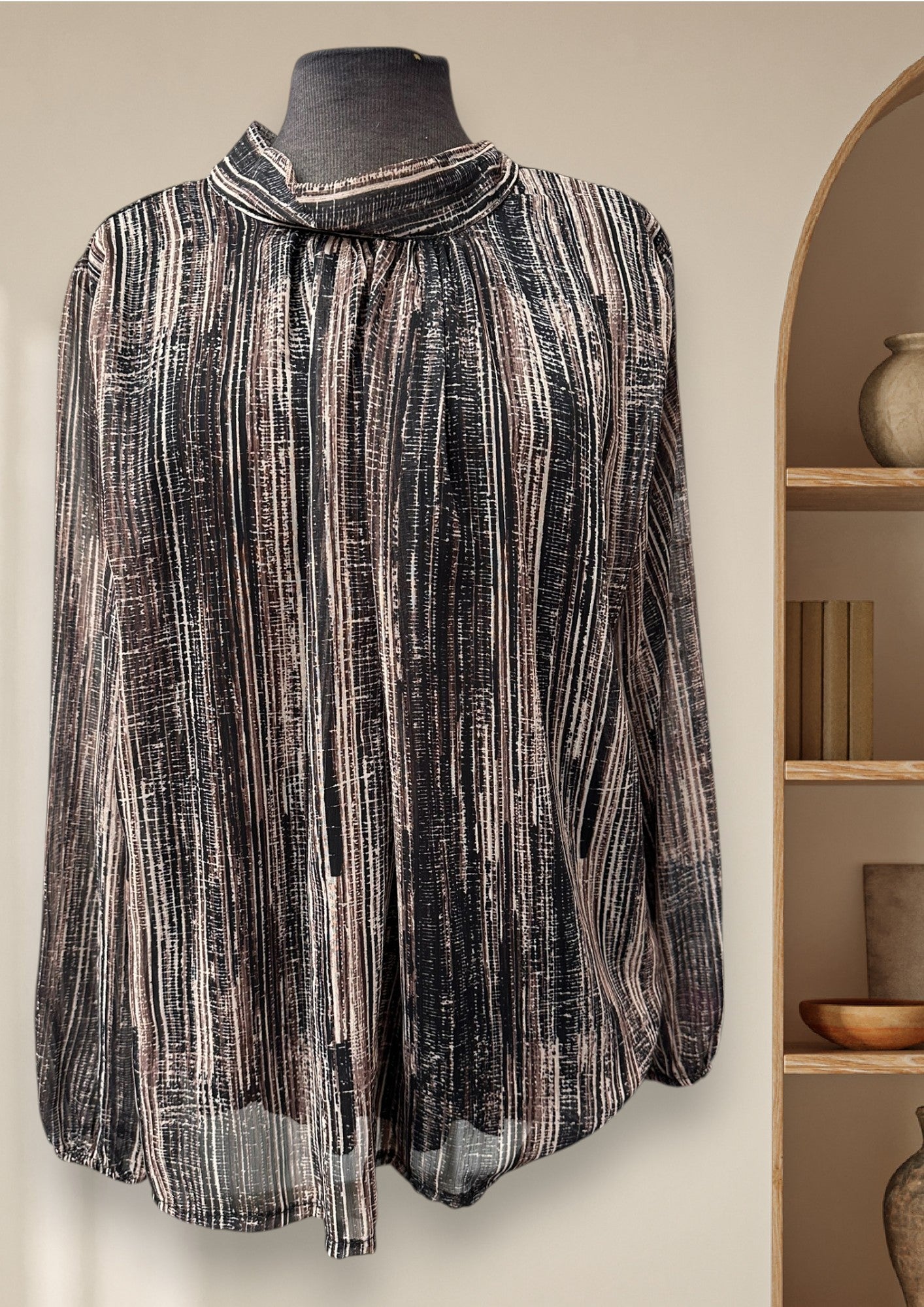 Blouse avec boucle à l'arrière du cou