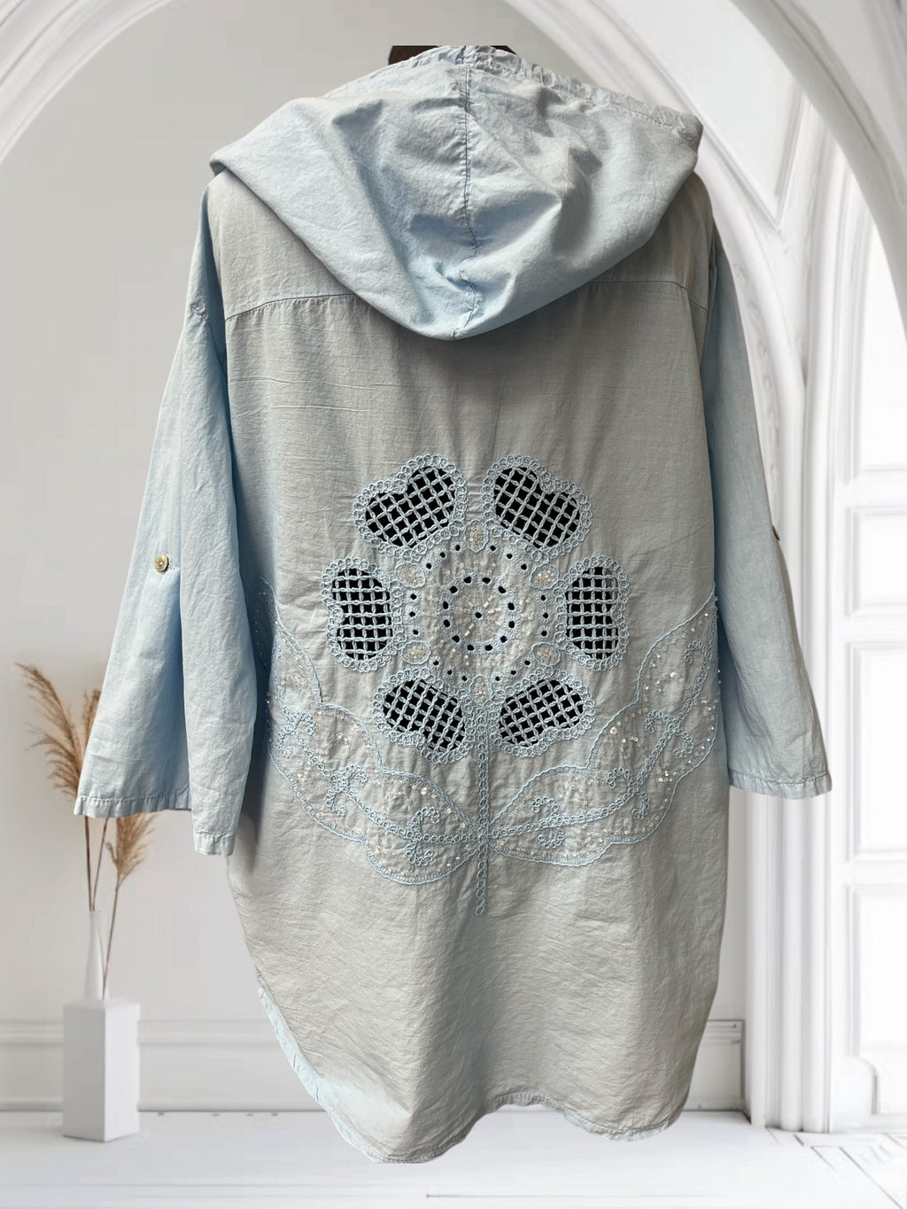 Blouse à capuchon (avec broderie au dos)