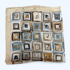Foulard carré (motif de carrés)