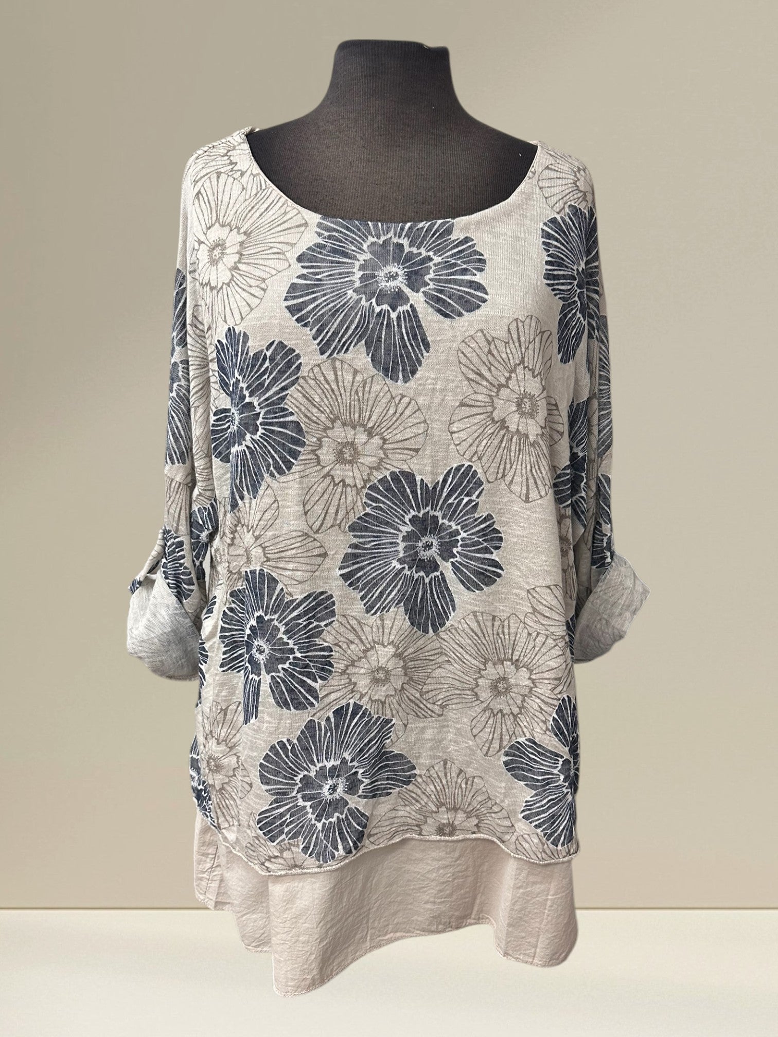 Chandail fleuris avec foulard