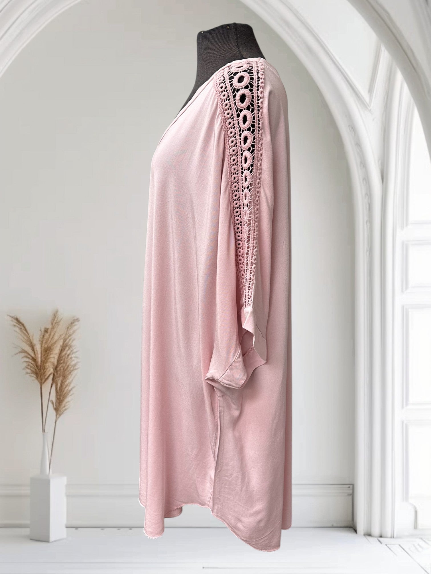 Tunique/robe (dentelle sur les épaules)