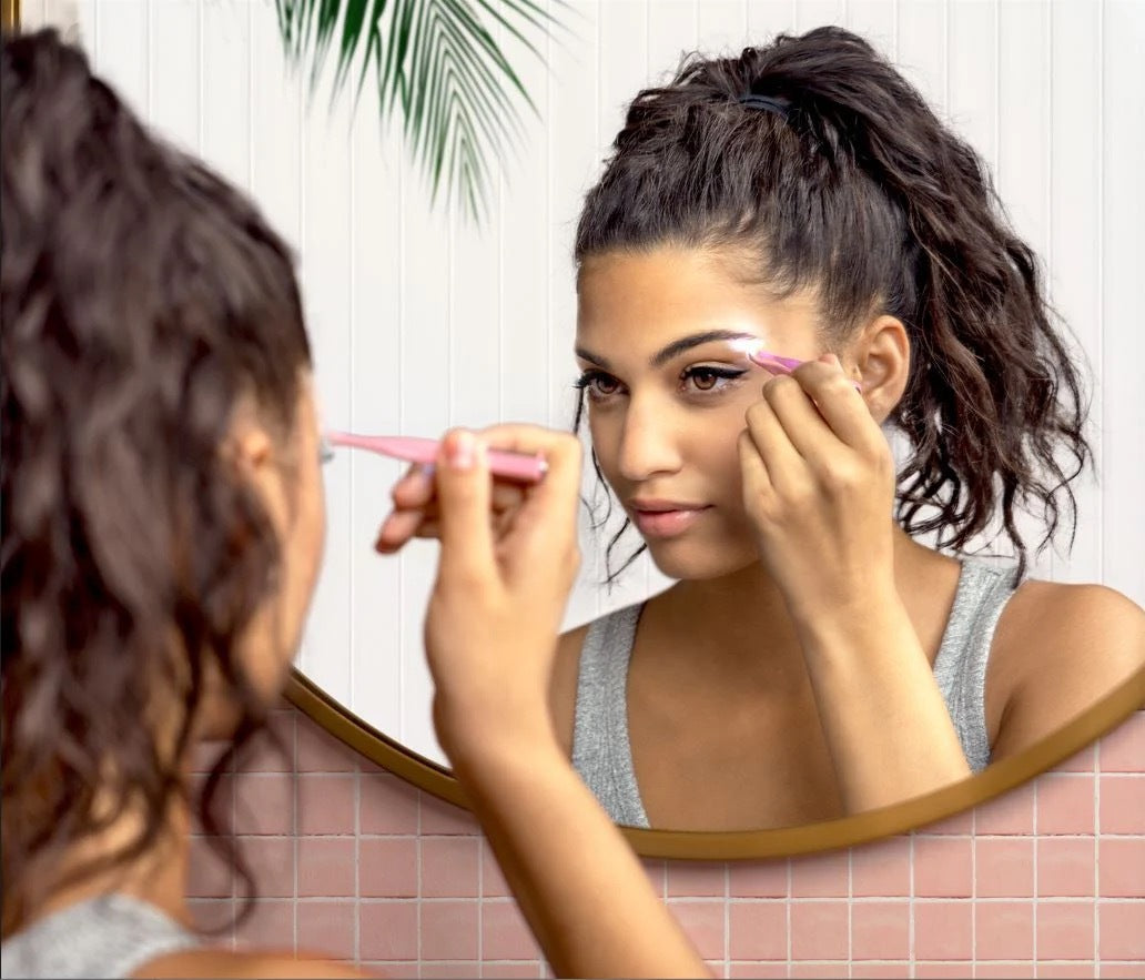 Pince à sourcils avec lumière
