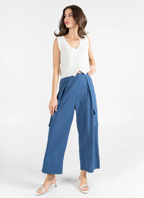 Pantalon cargo à plis sur les côtés (c'est moi)
