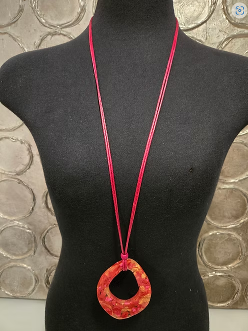 Collier en résine Rose