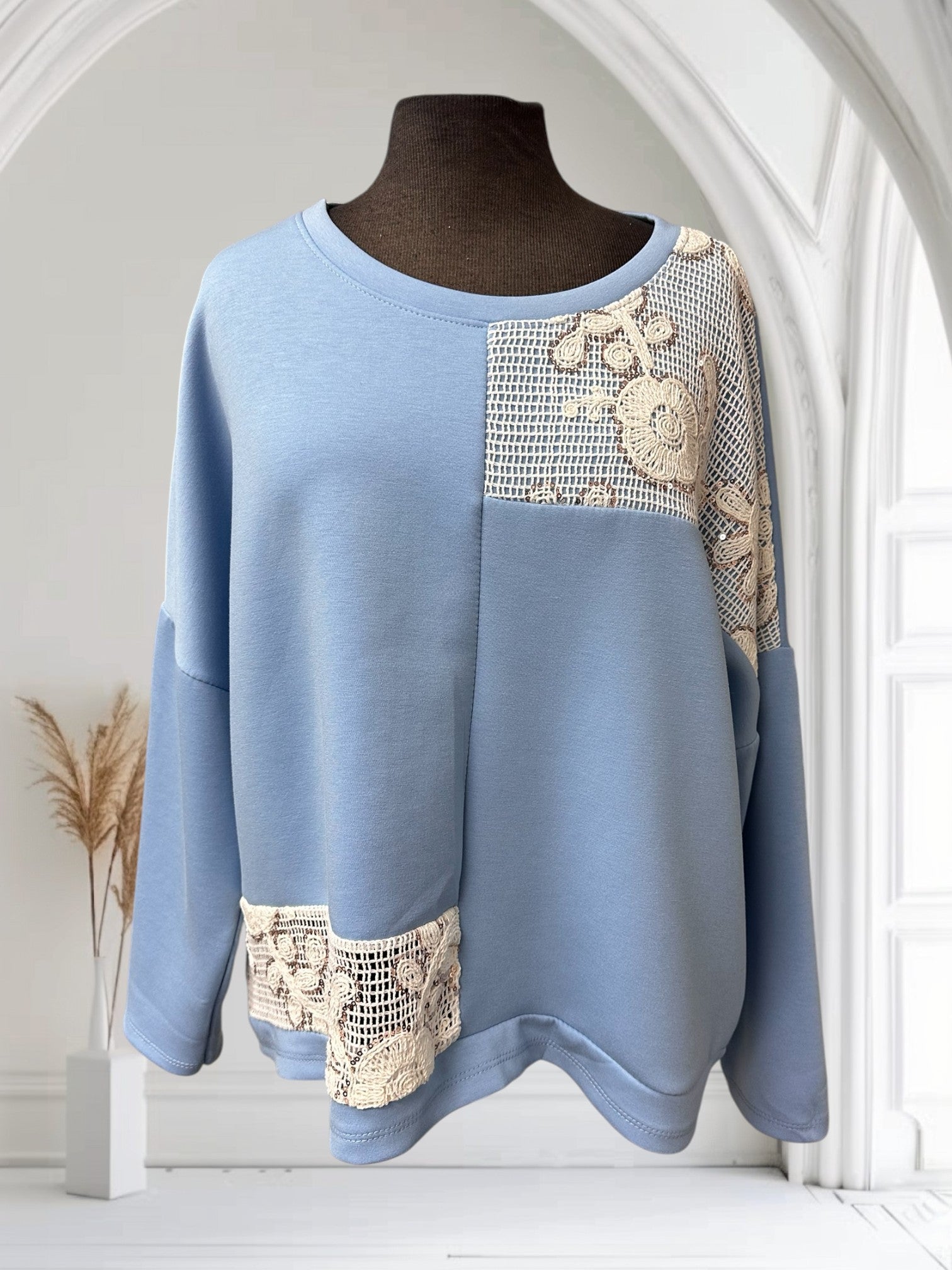 Chandail (avec détails de dentelle)