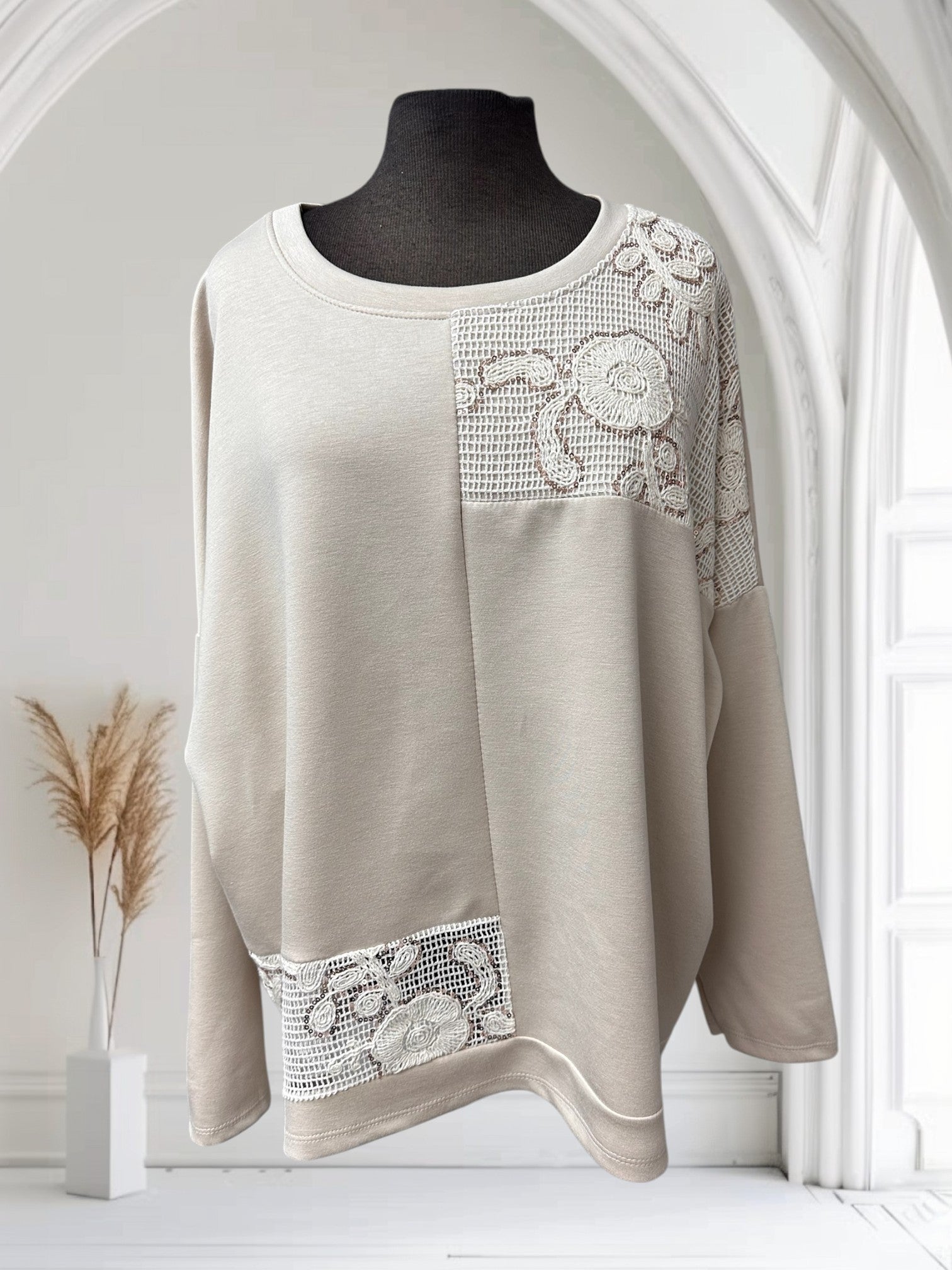 Chandail (avec détails de dentelle)