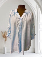 Blouse avec broderie sur la manche