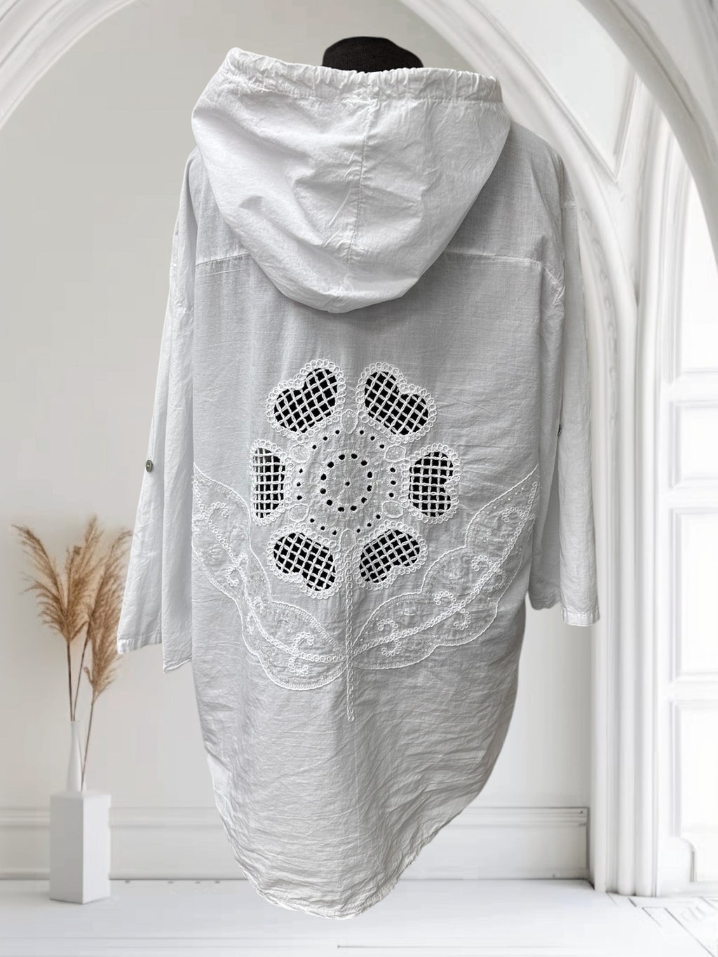 Blouse à capuchon (avec broderie au dos)