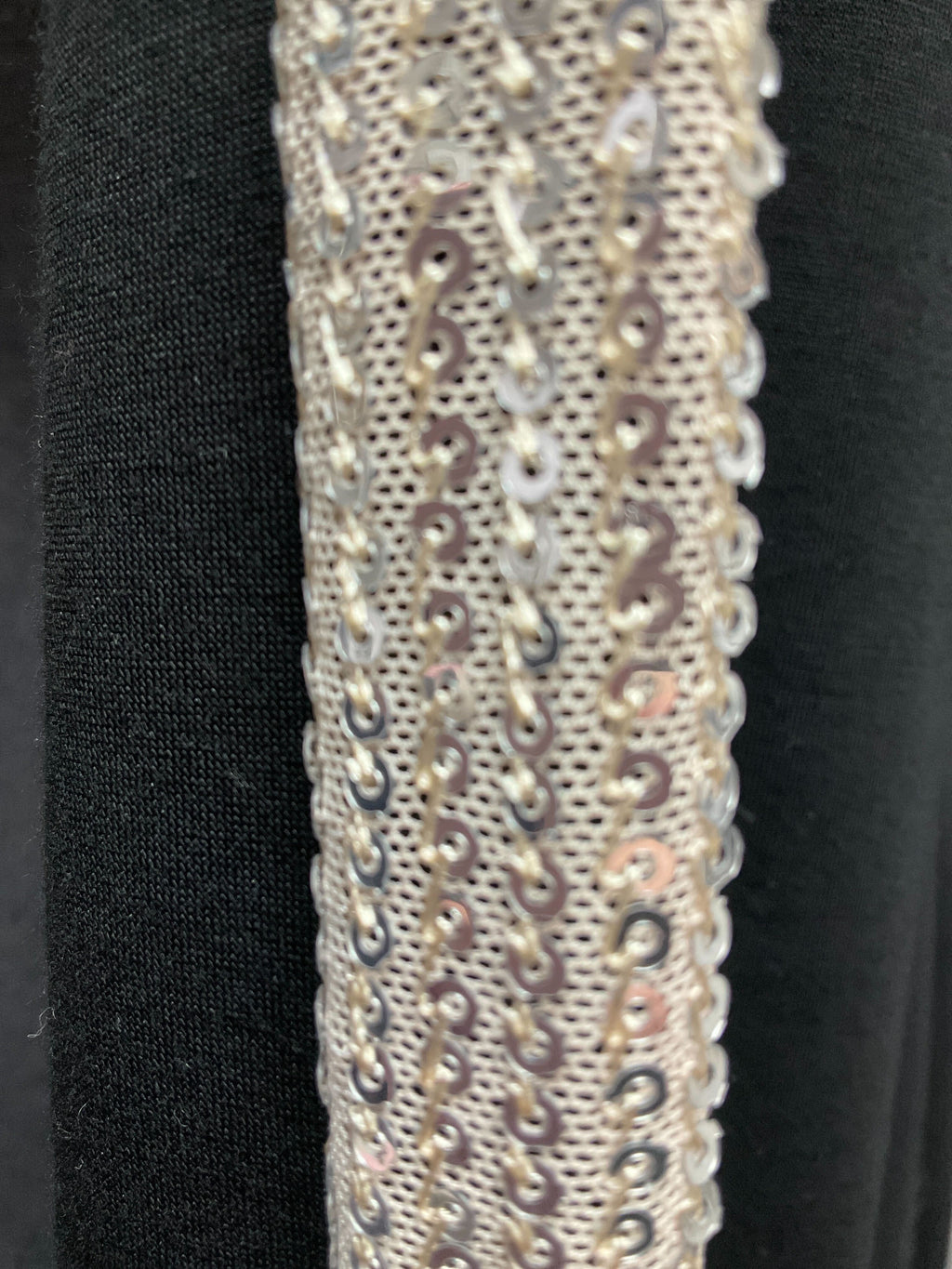 Pantalon avec bande brillante sur le côté