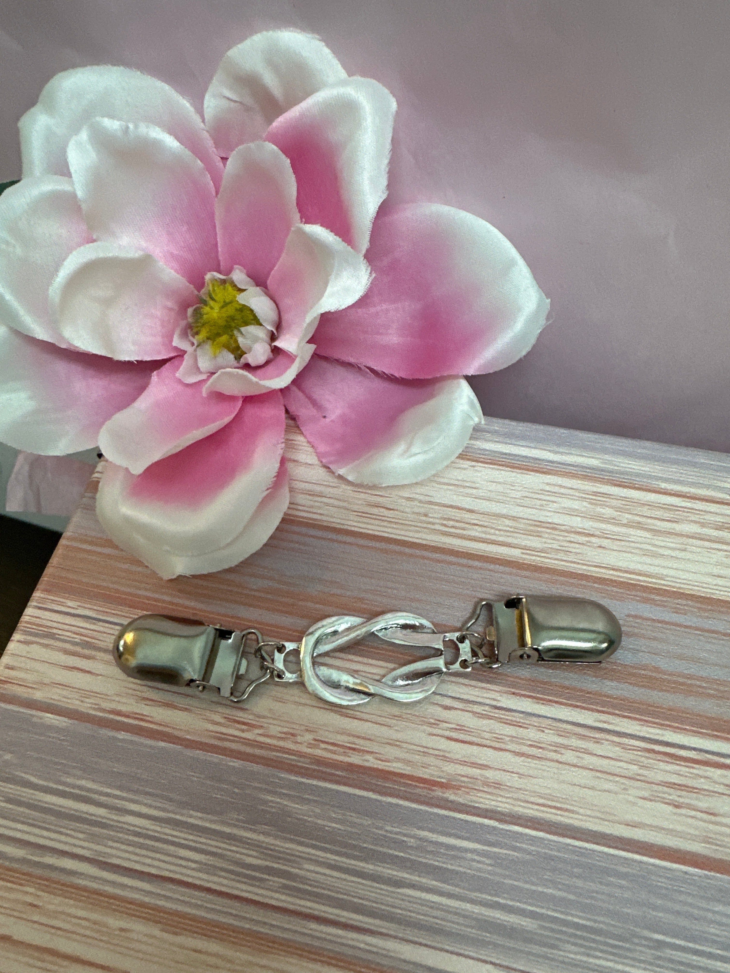 Nouveauté attache  Martingale