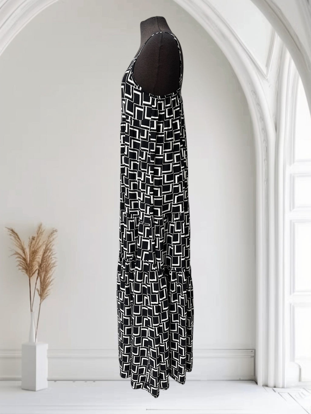 Robe longue à petites bretelles (motif géométrique)