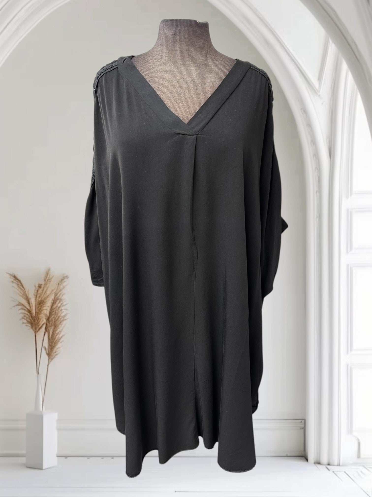 Tunique/robe (dentelle sur les épaules)