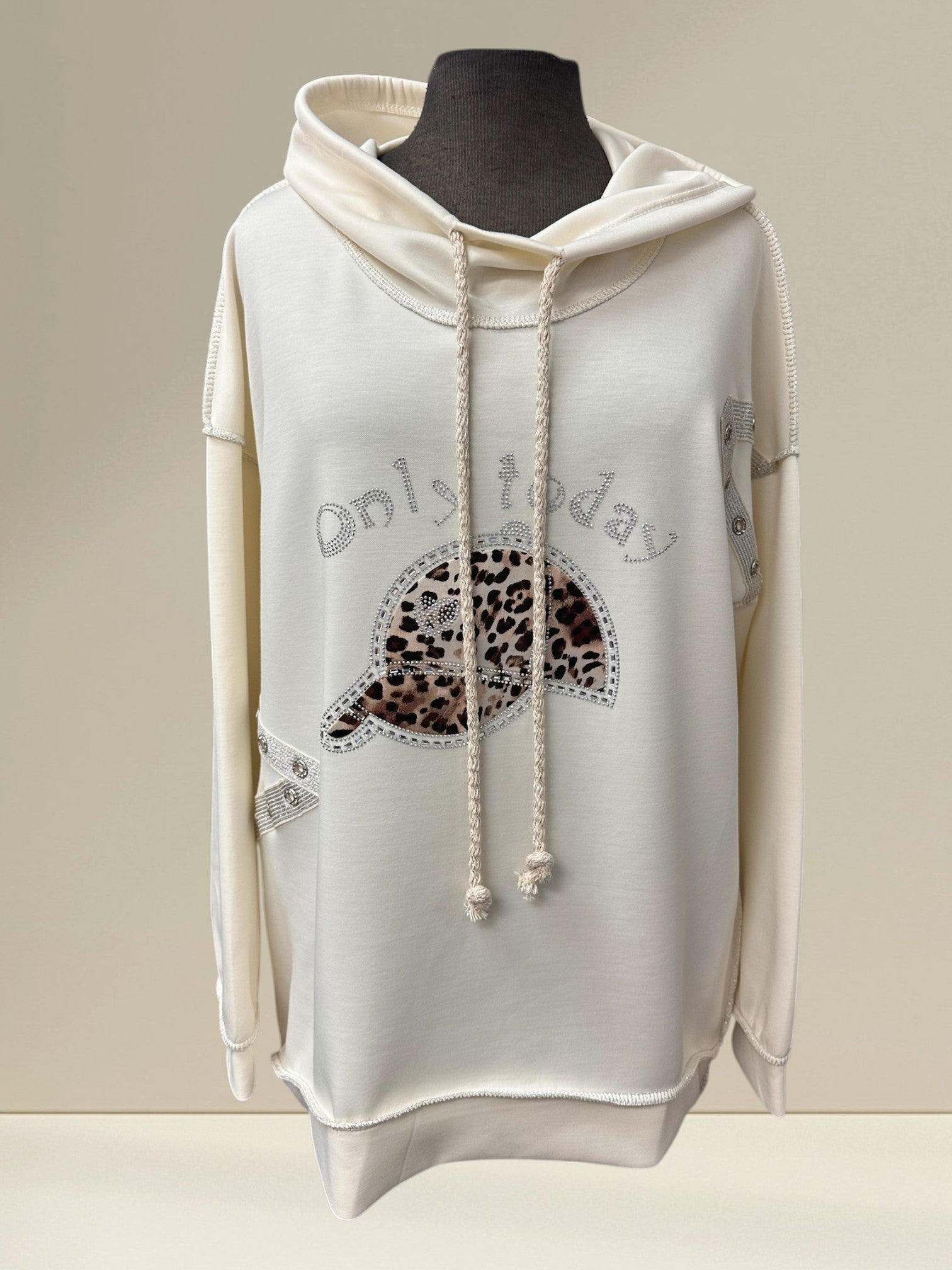 Chandail à capuchon (only today/casquette)
