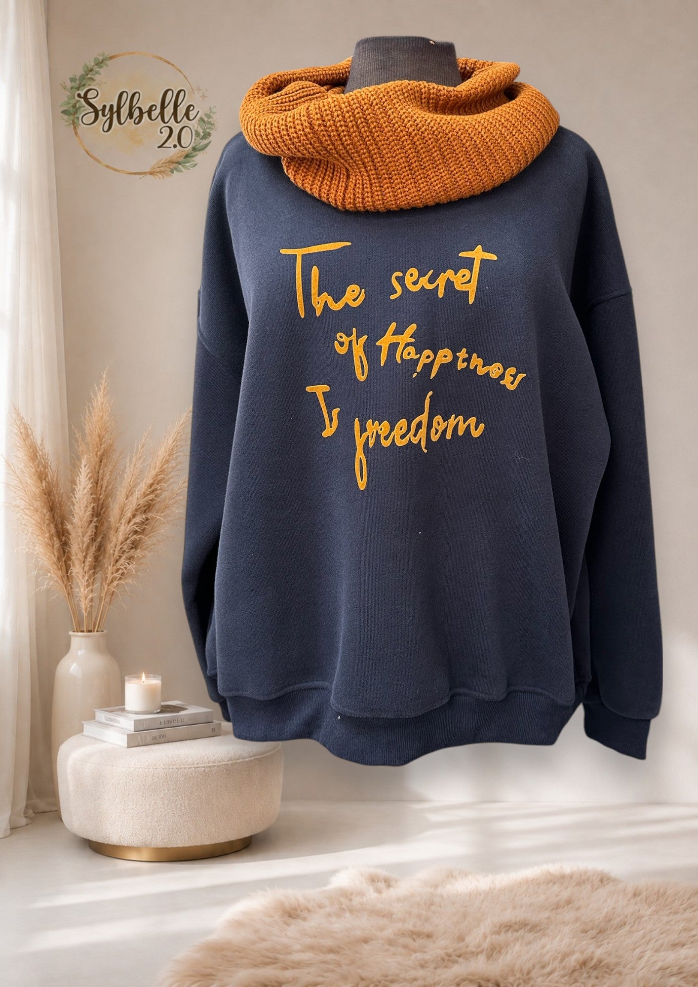 Crewneck avec foulard (The secret of happiness is freedom)