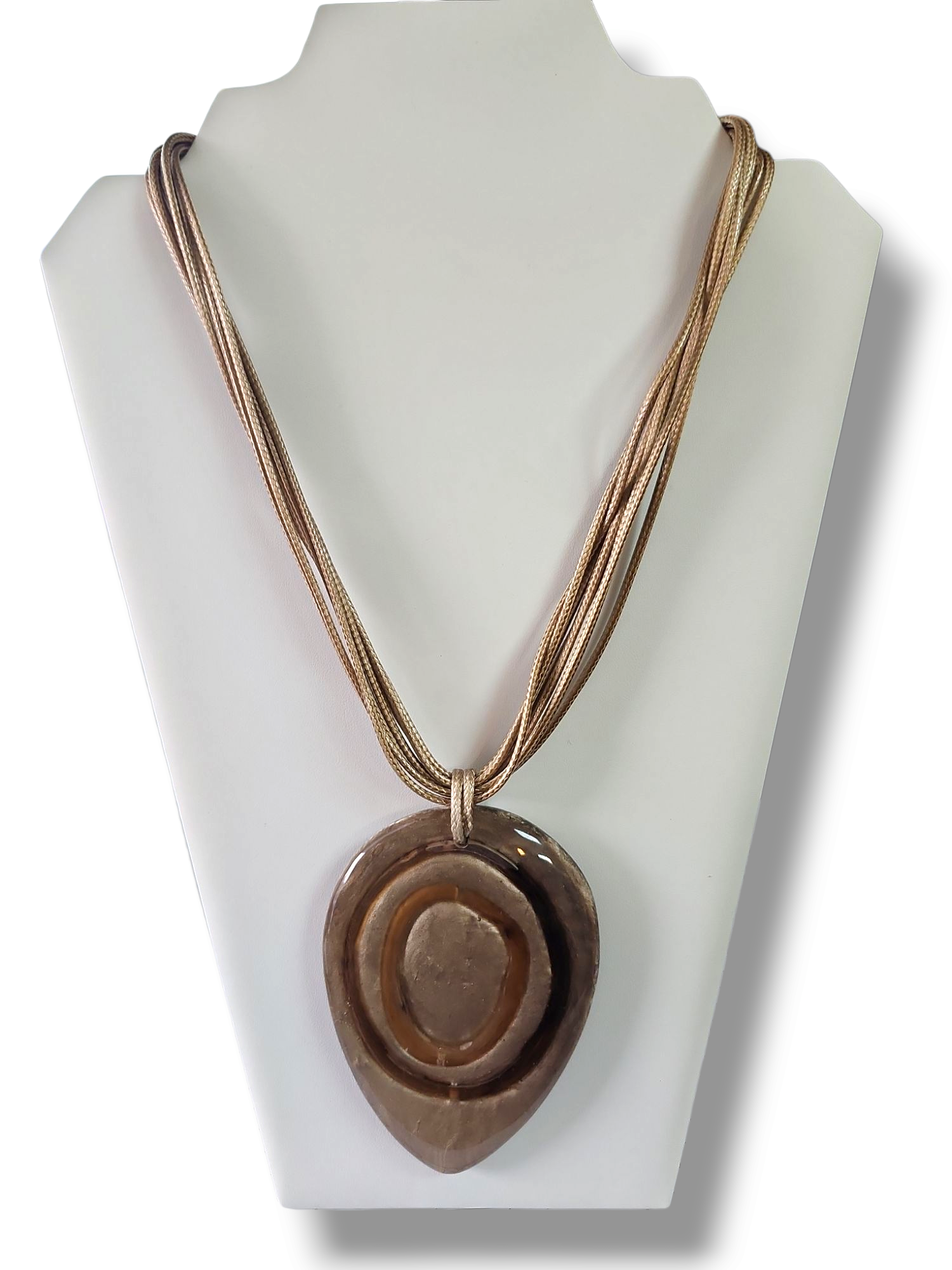 Collier en résine ajustable