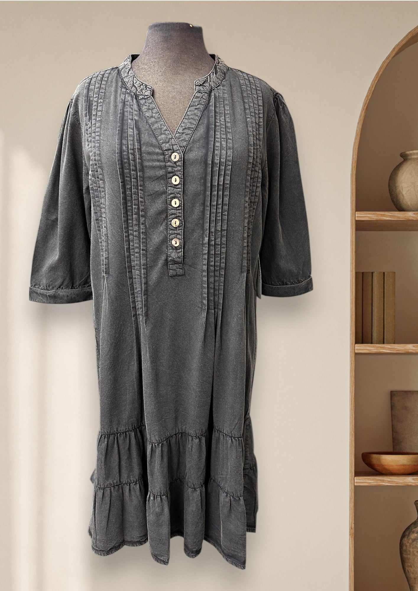 Robe avec volants au bas (Tango Mango)