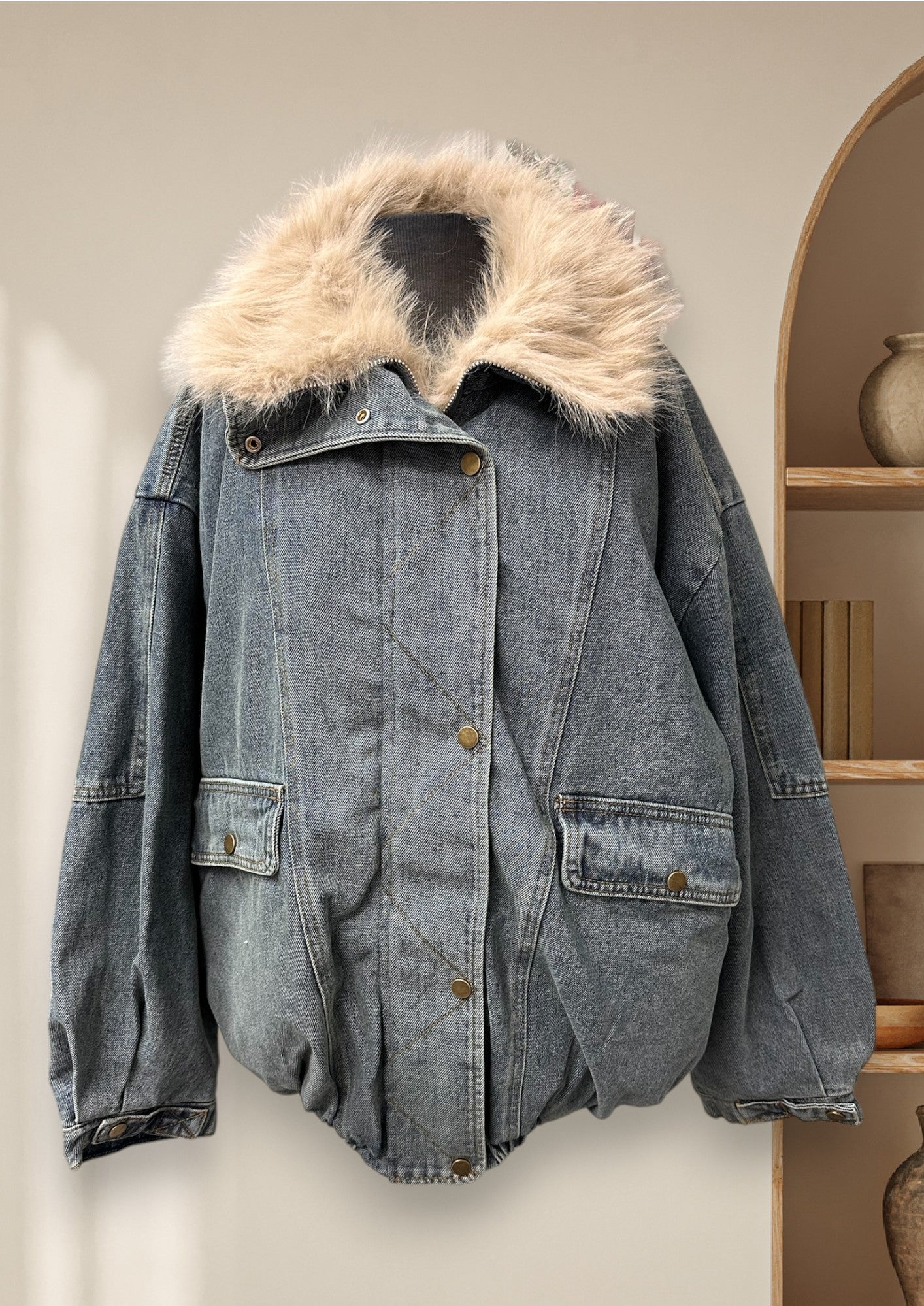 Manteau de jeans avec collet de fourrure