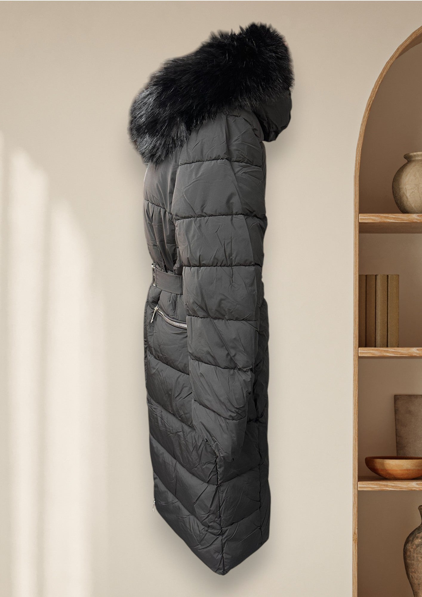 Manteau d'hiver long avec col de capuchon en fausse fourrure amovible
