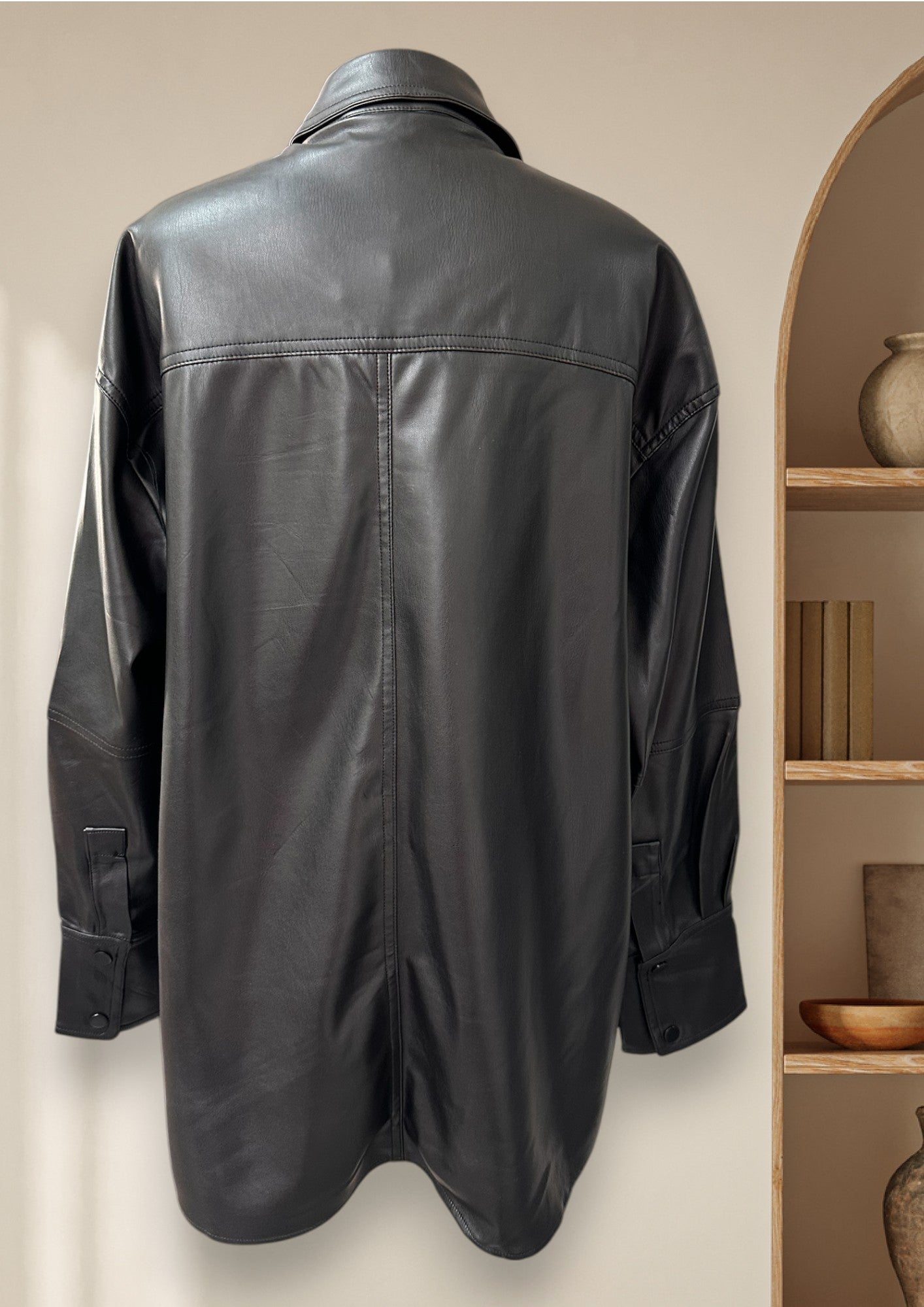 Chemise en faux cuir