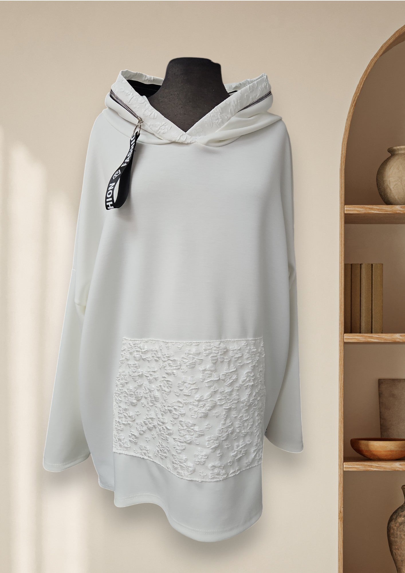 Chandail à capuchon (poche motif de fleurs)