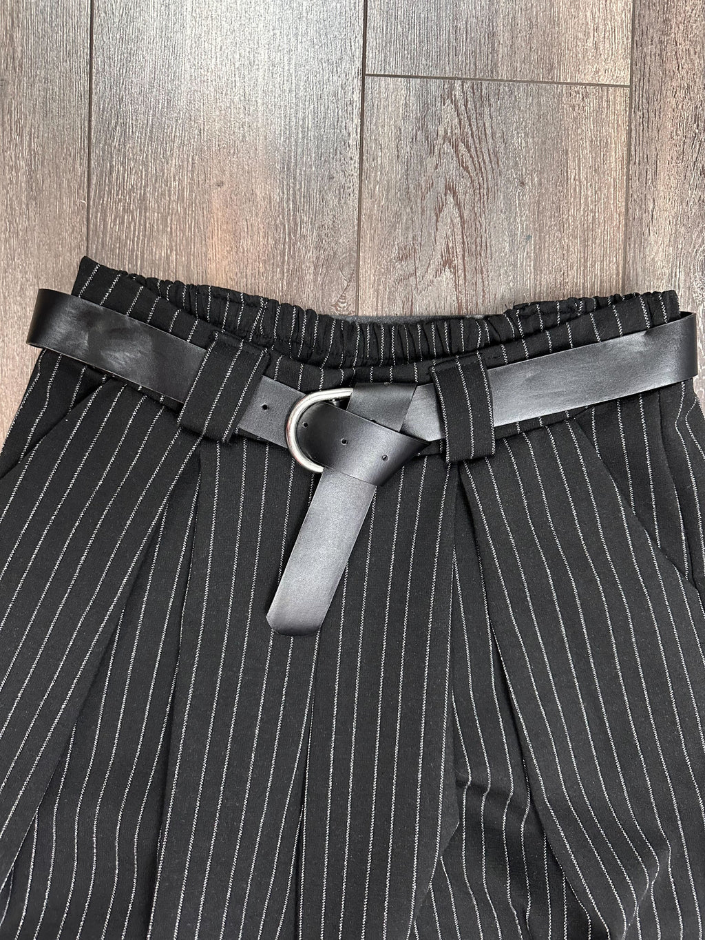 Nouveauté pantalon ligné avec ceinture automne/hiver 2024-2025- BOUTIQUE SYLBELLE