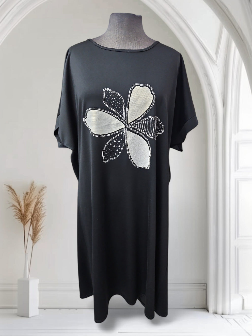 Robe t-shirt avec une fleur